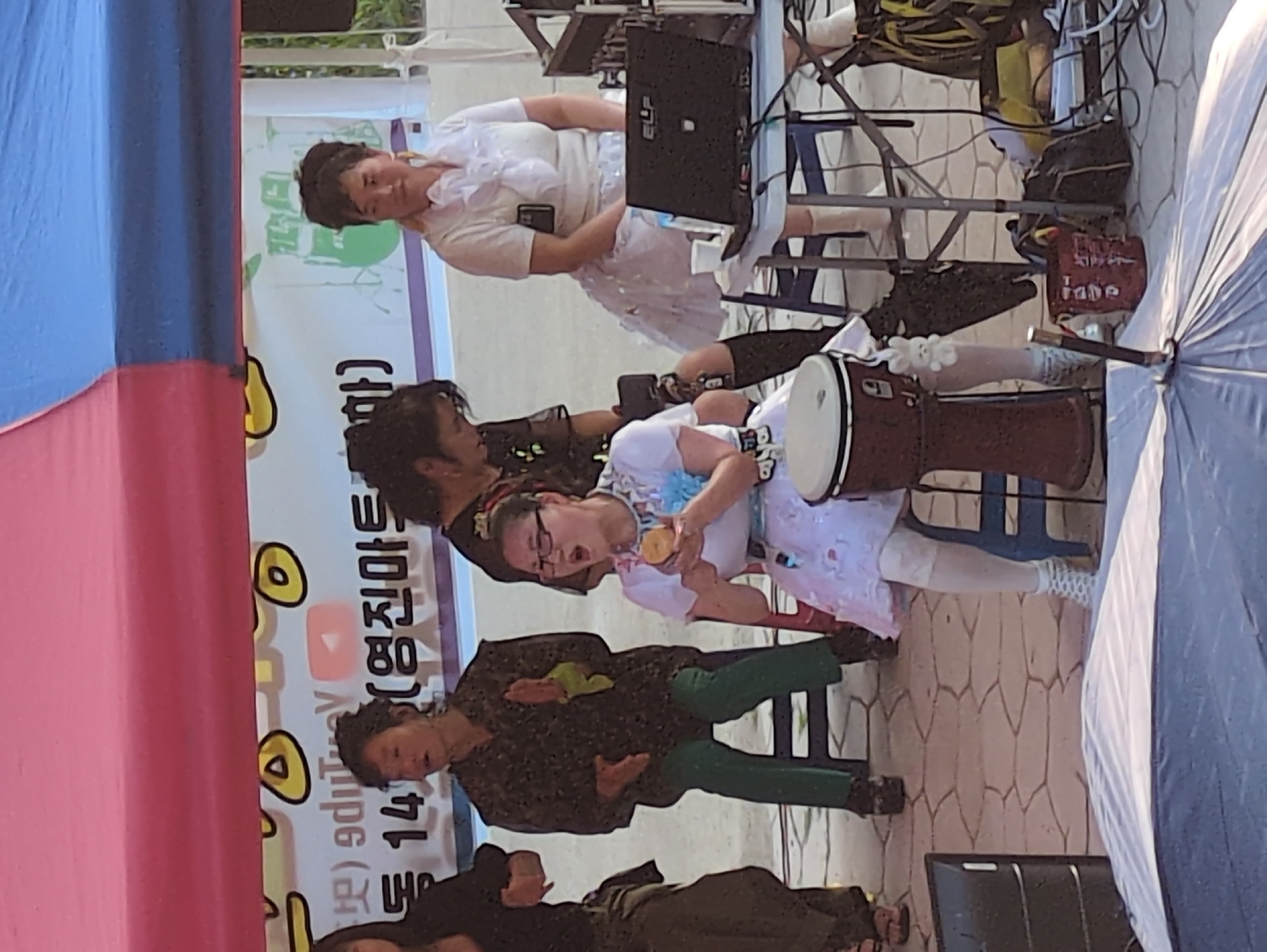 Street performers entertain crowds across Daejeon, South Korea