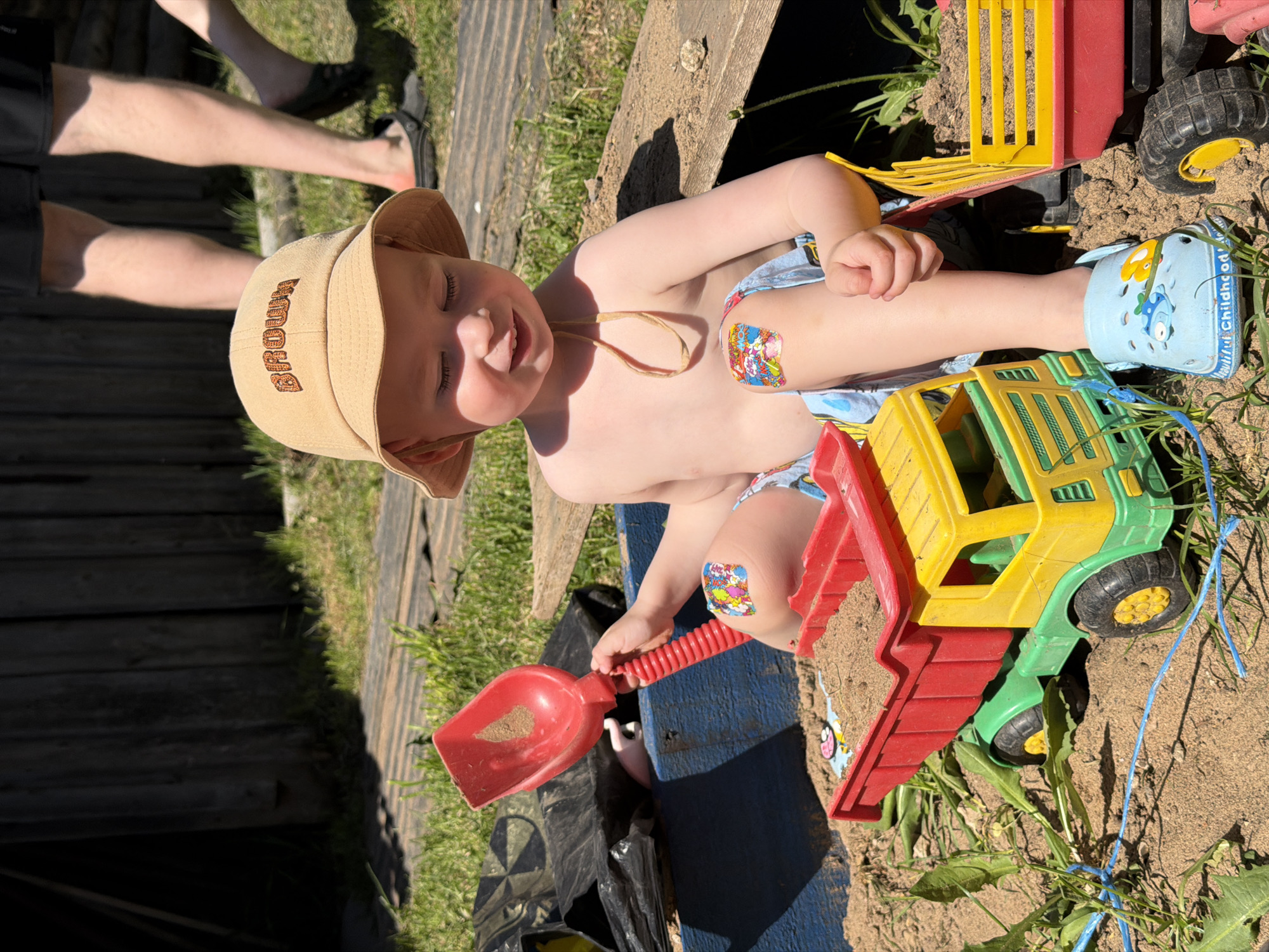 Spring family moments documented in Russian village
