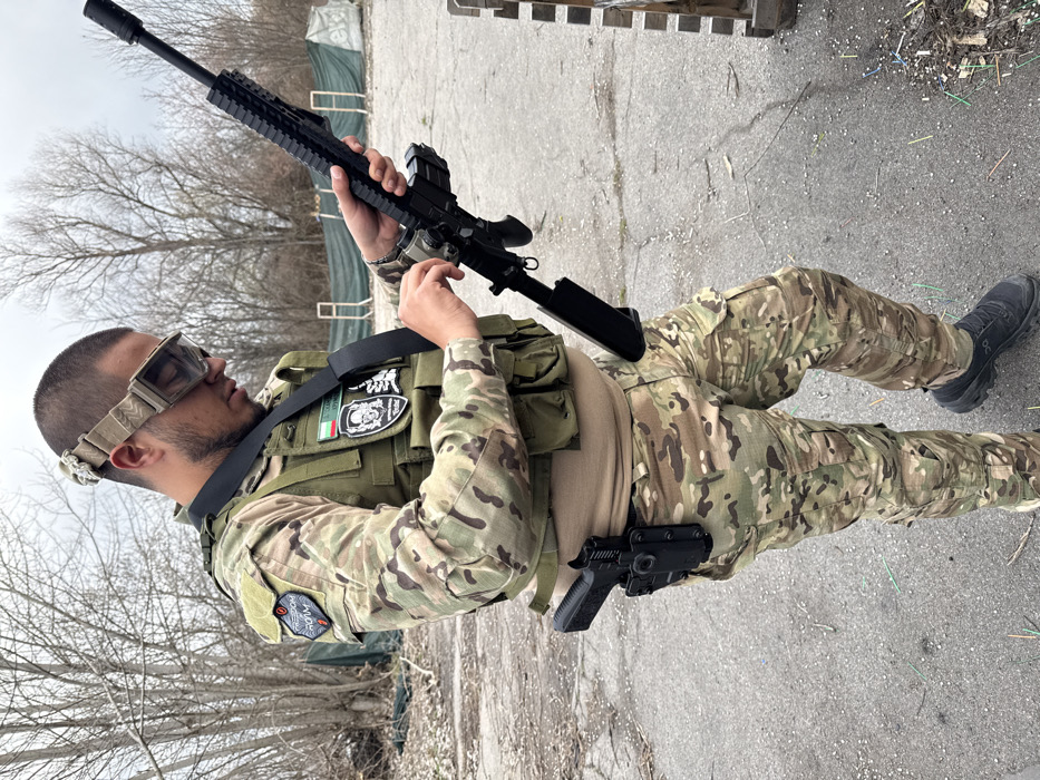 Tactical training session documented at Novi Iskar facility