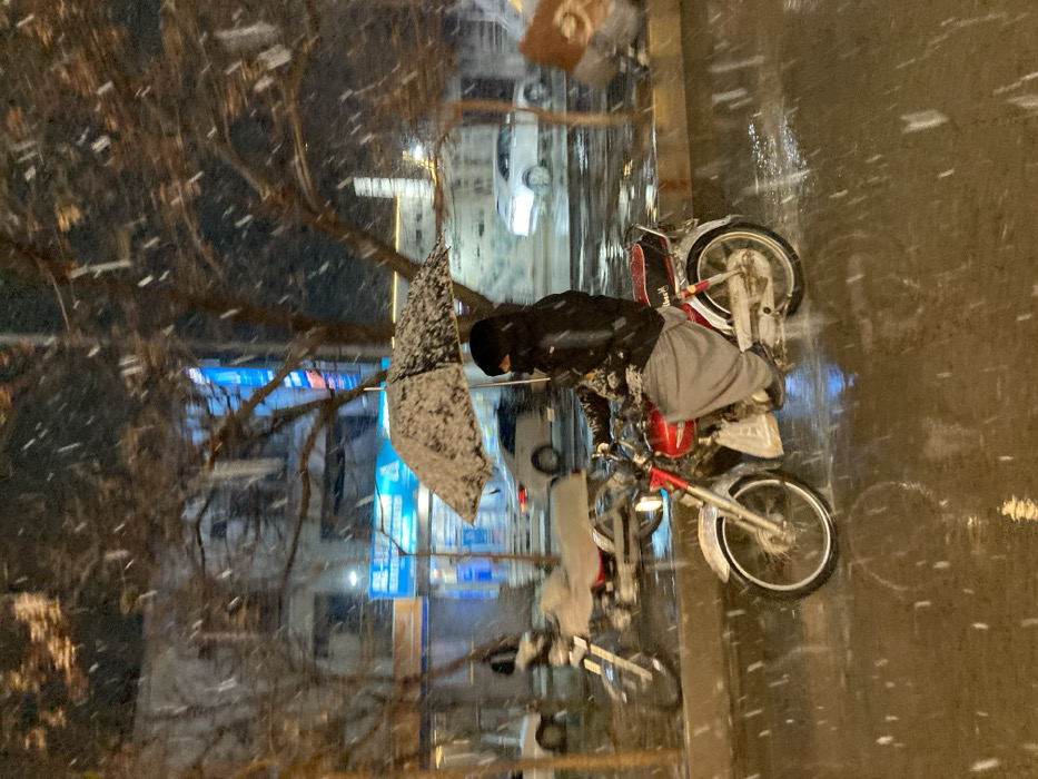 Heavy snowfall disrupts transportation in Quetta, Pakistan