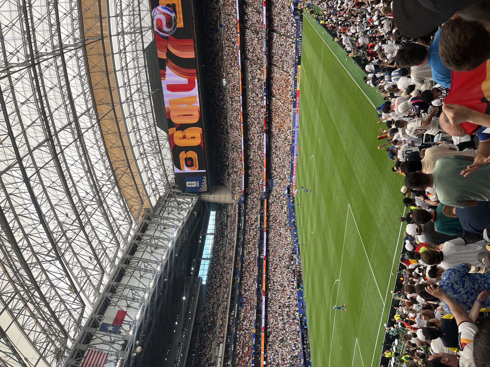 Soccer match draws packed crowd at NRG Stadium Houston