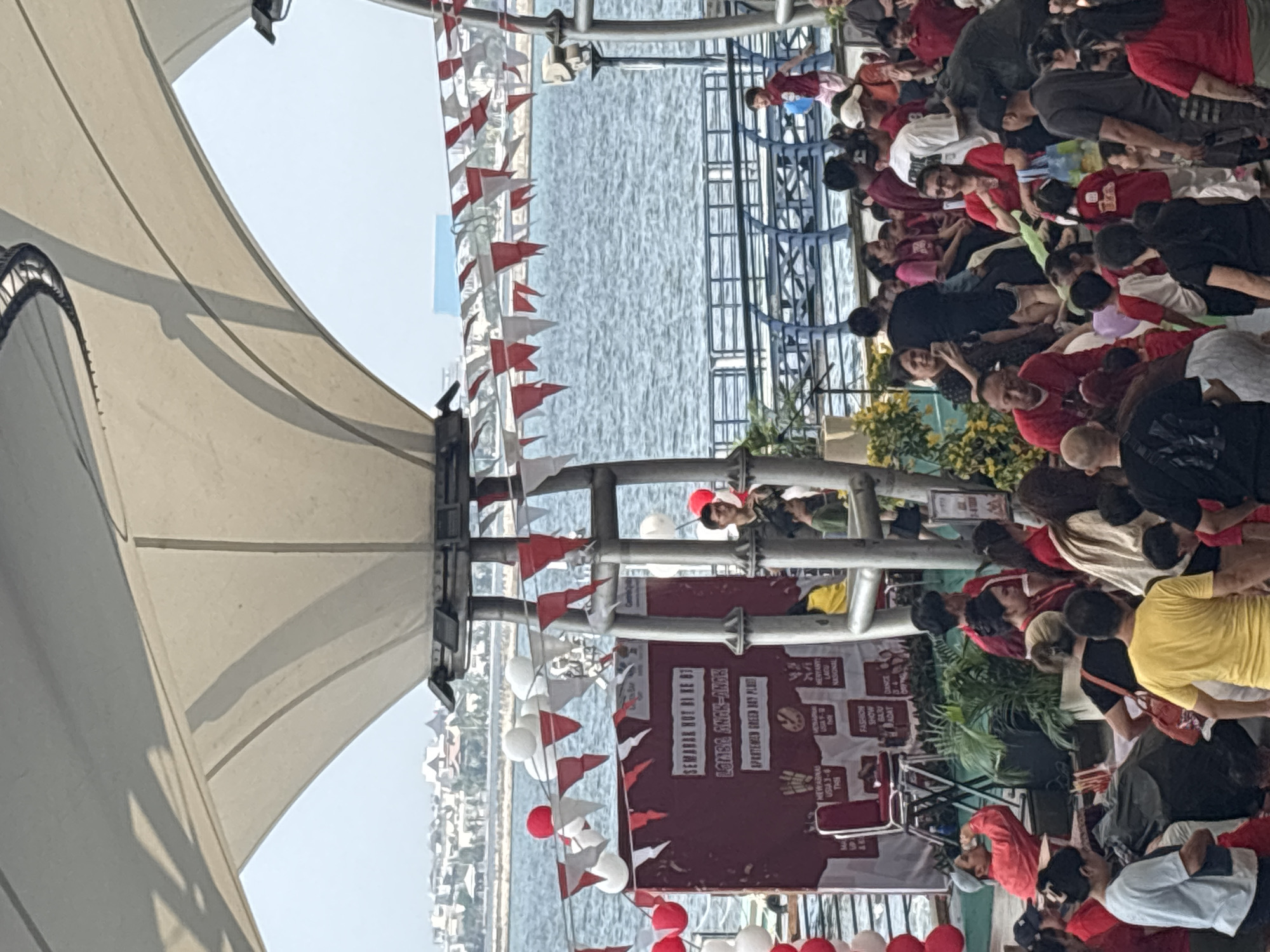 Festive crowds pack Ancol waterfront for Independence Day celebrations