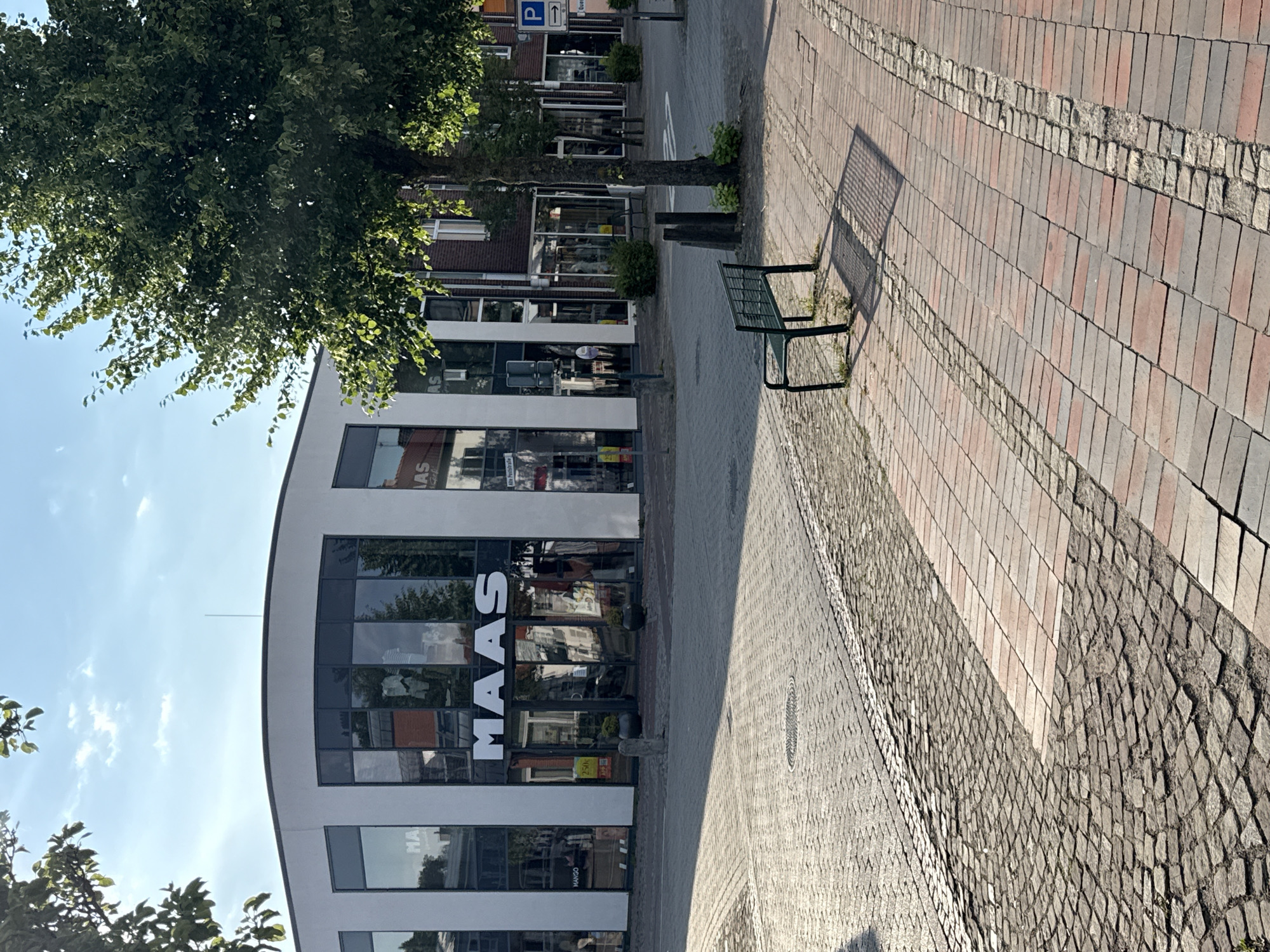 Street-level tour of Bassum on a sunny June morning
