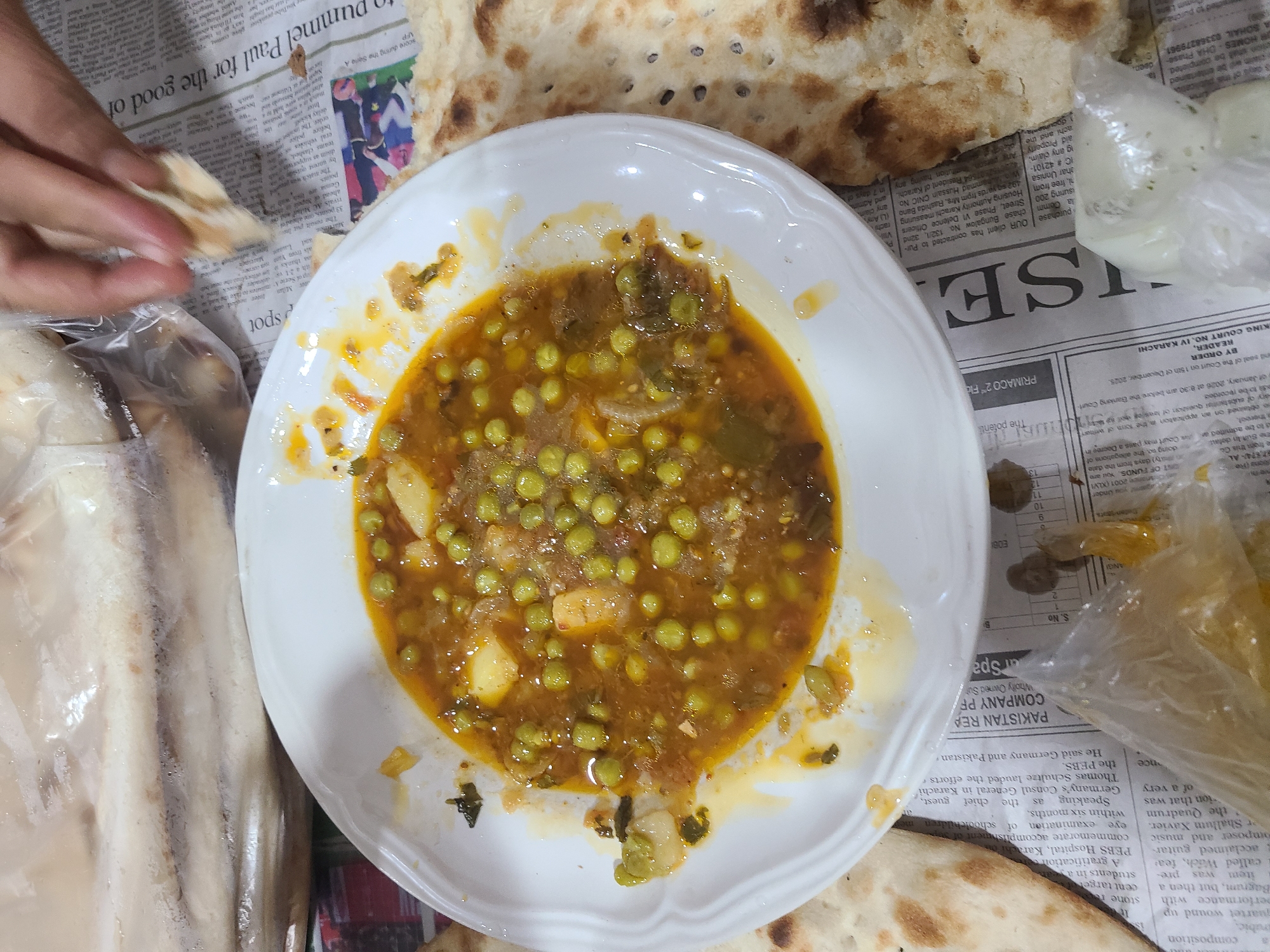 Daily life scenes captured in Quetta: street food, traffic
