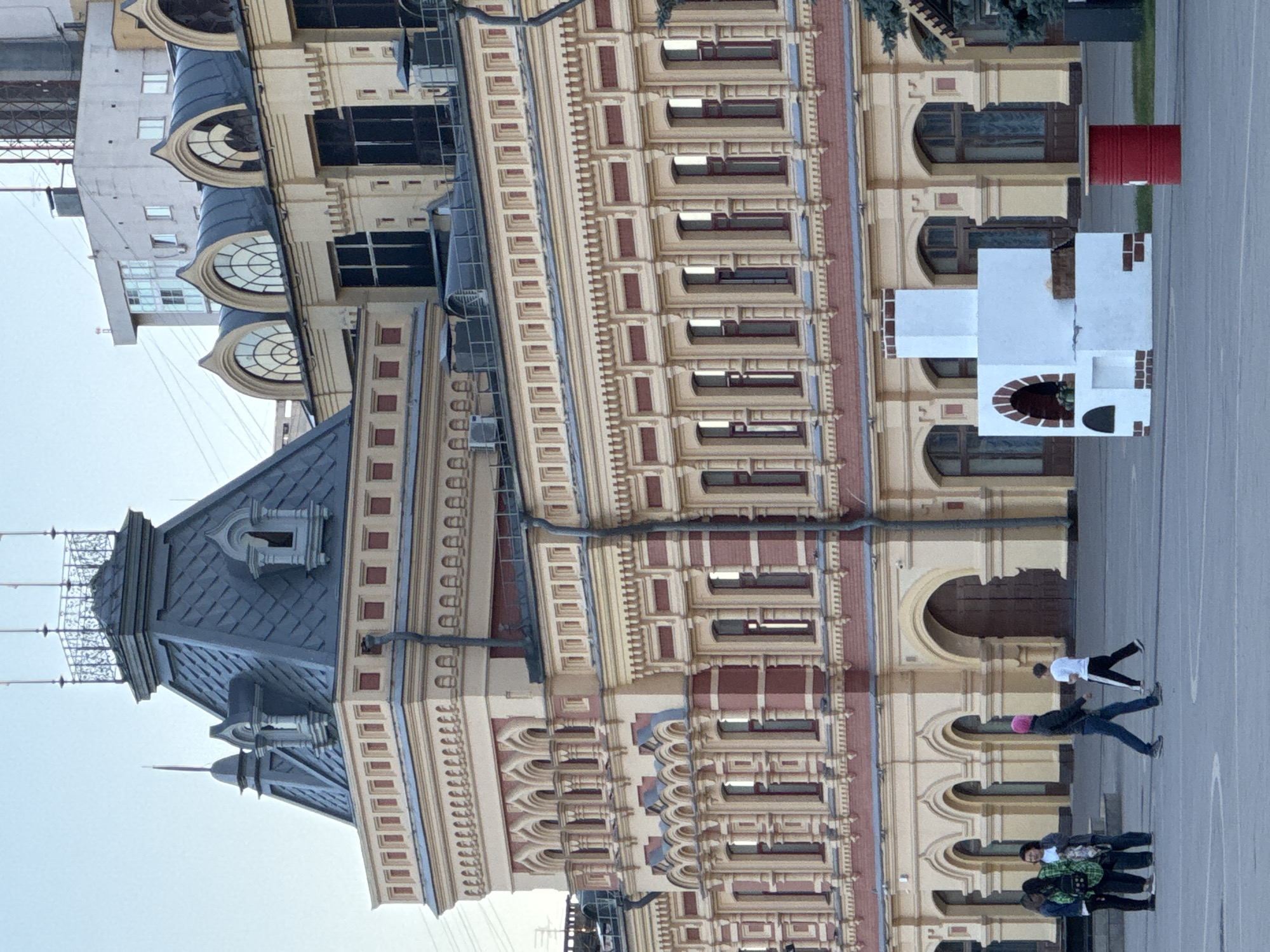 An hour wandering Nizhny Novgorod's landmarks, churches, and streets