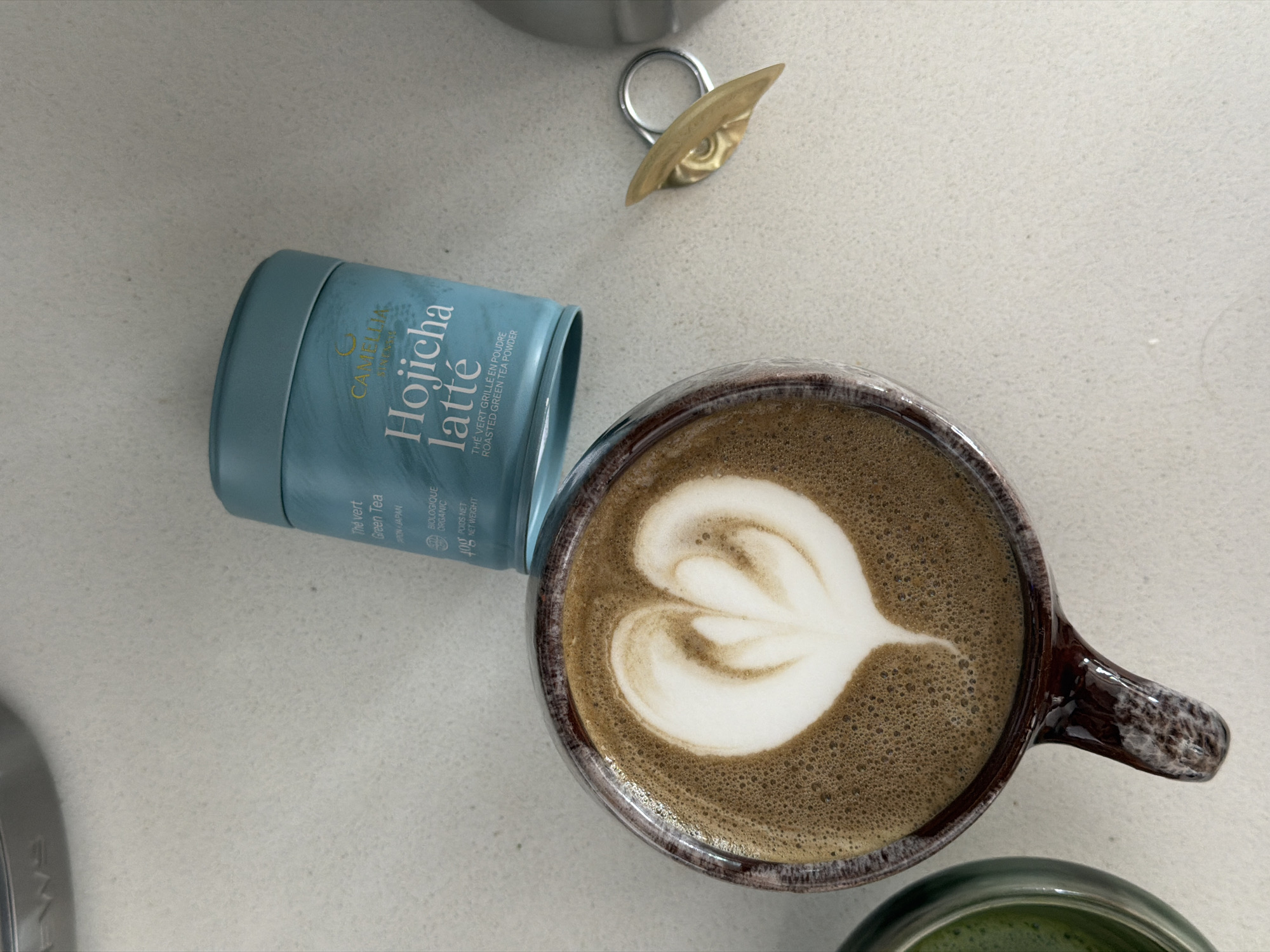 Montreal cafe patron documents specialty latte art experience