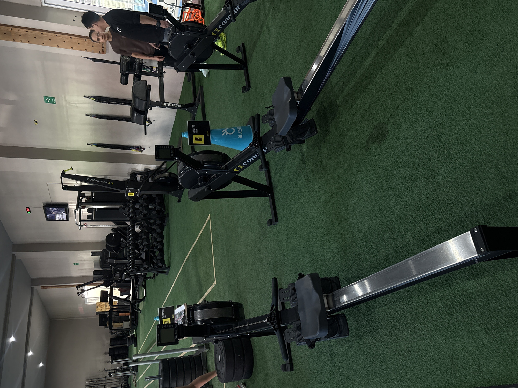 Routine gym workout session documented in Puebla, Mexico