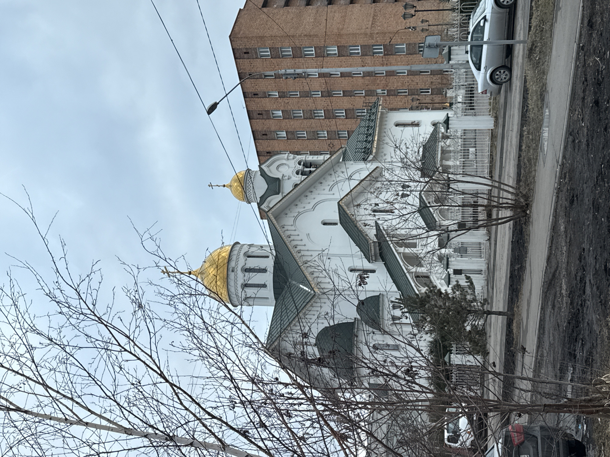Spring walk documents Krasnoyarsk cityscape and landmarks