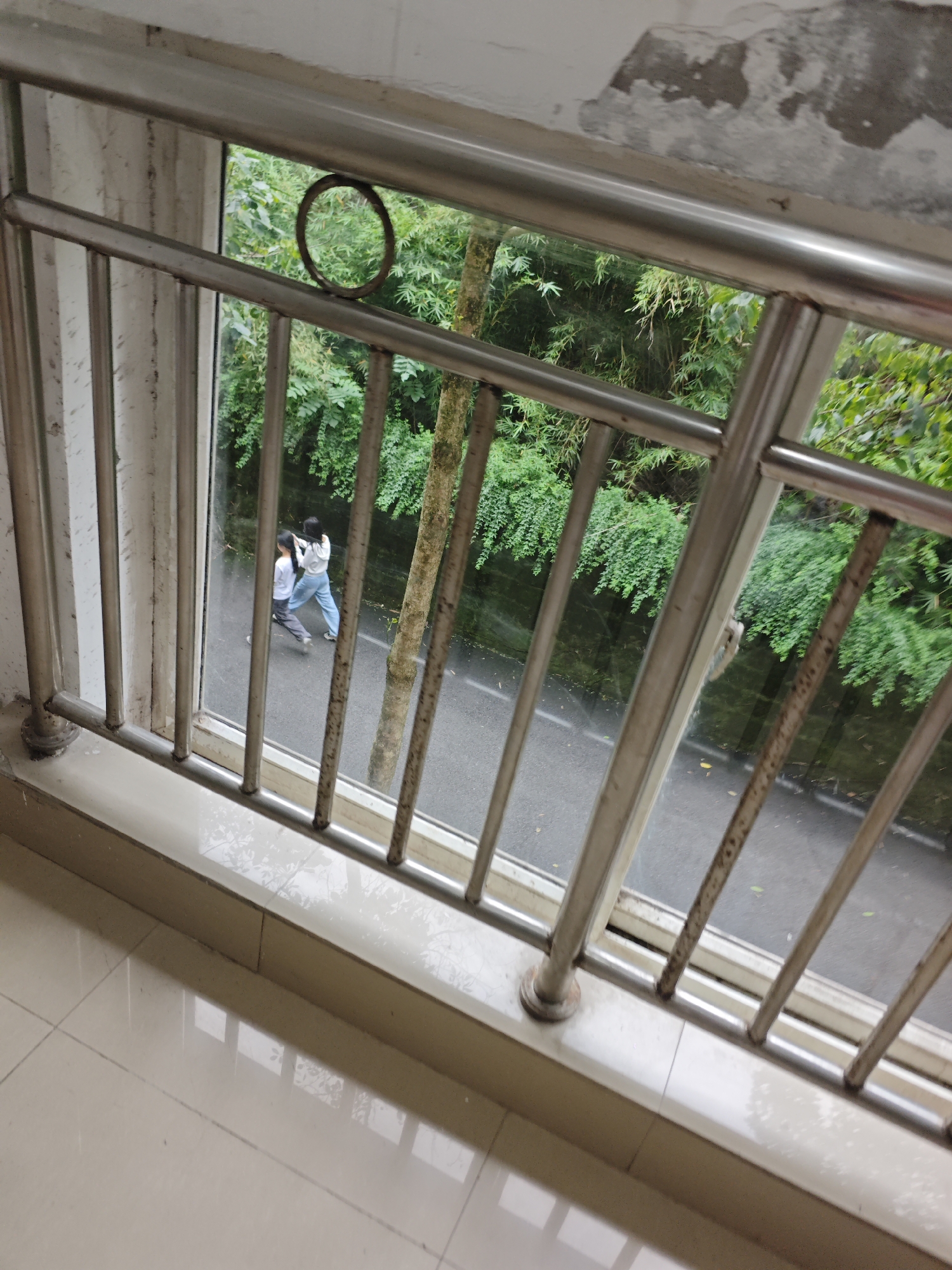 Morning street life documented in Chongqing High-tech Zone