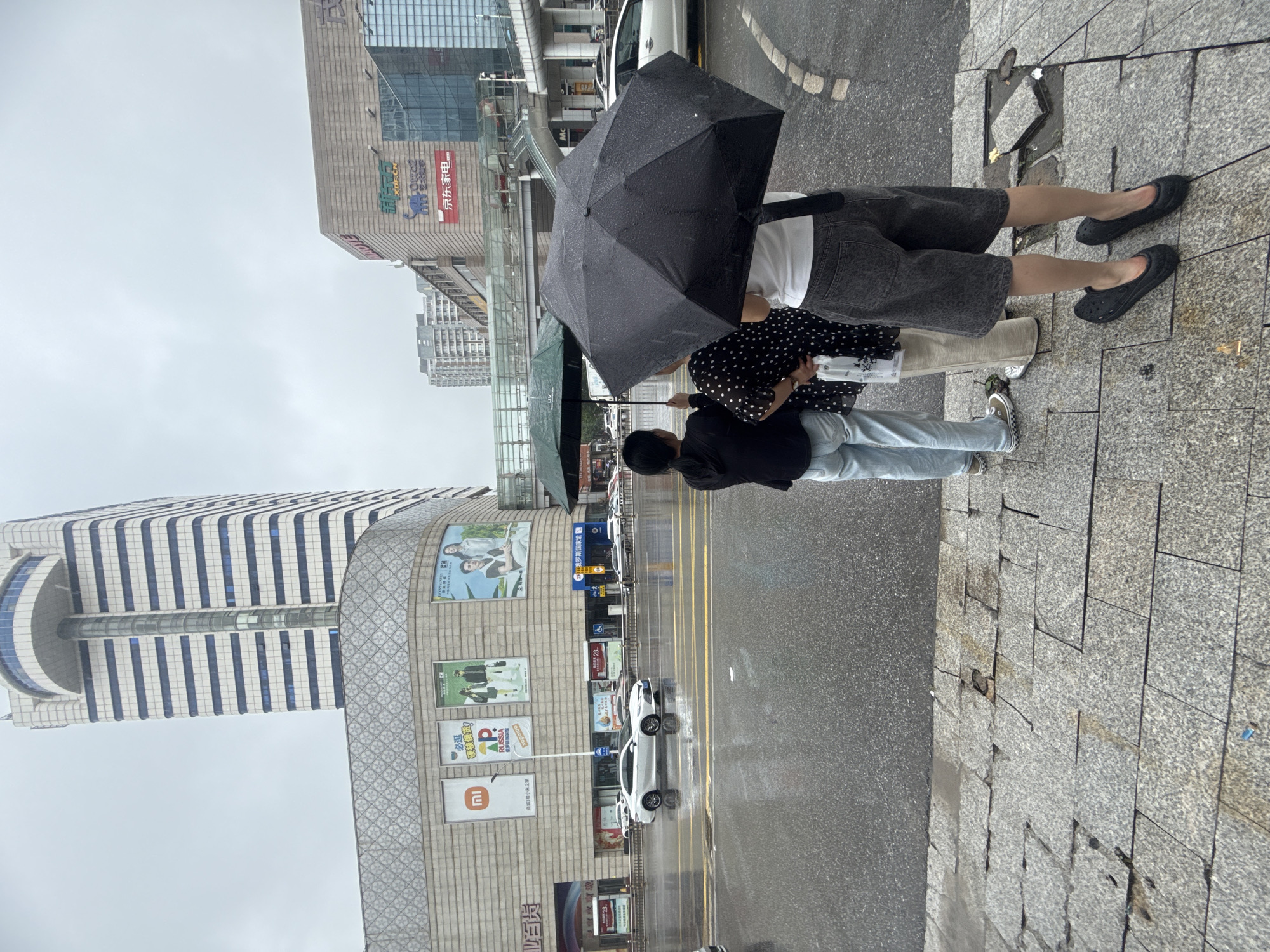 Rainy morning street scenes and selfies in Qinhuangdao