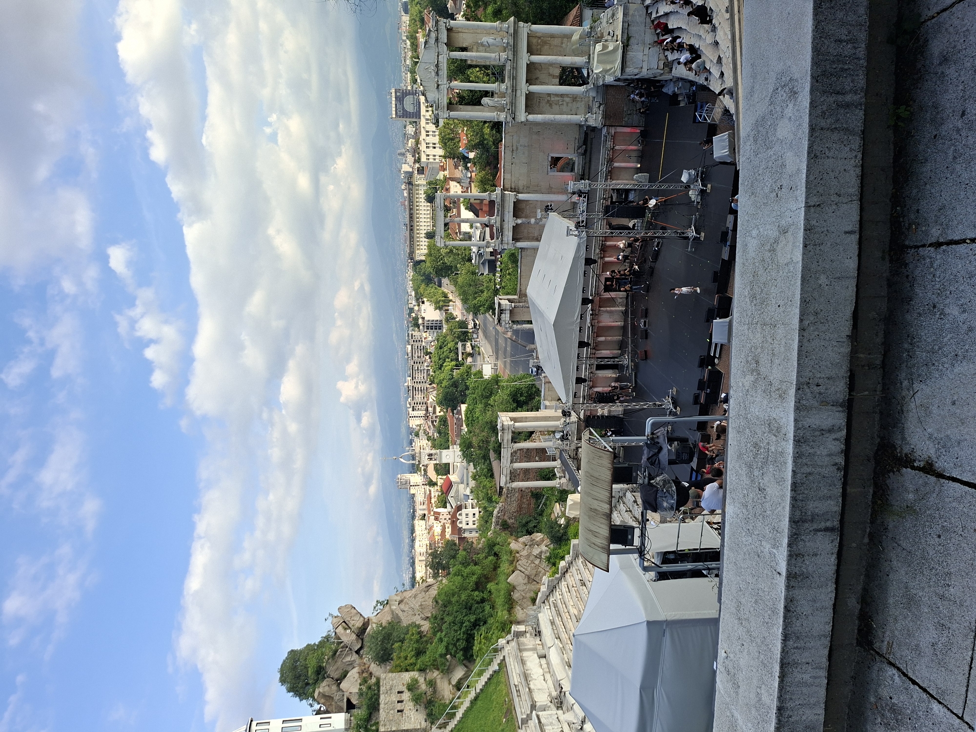 Witness documents empty cafes, theatre, shops in Plovdiv
