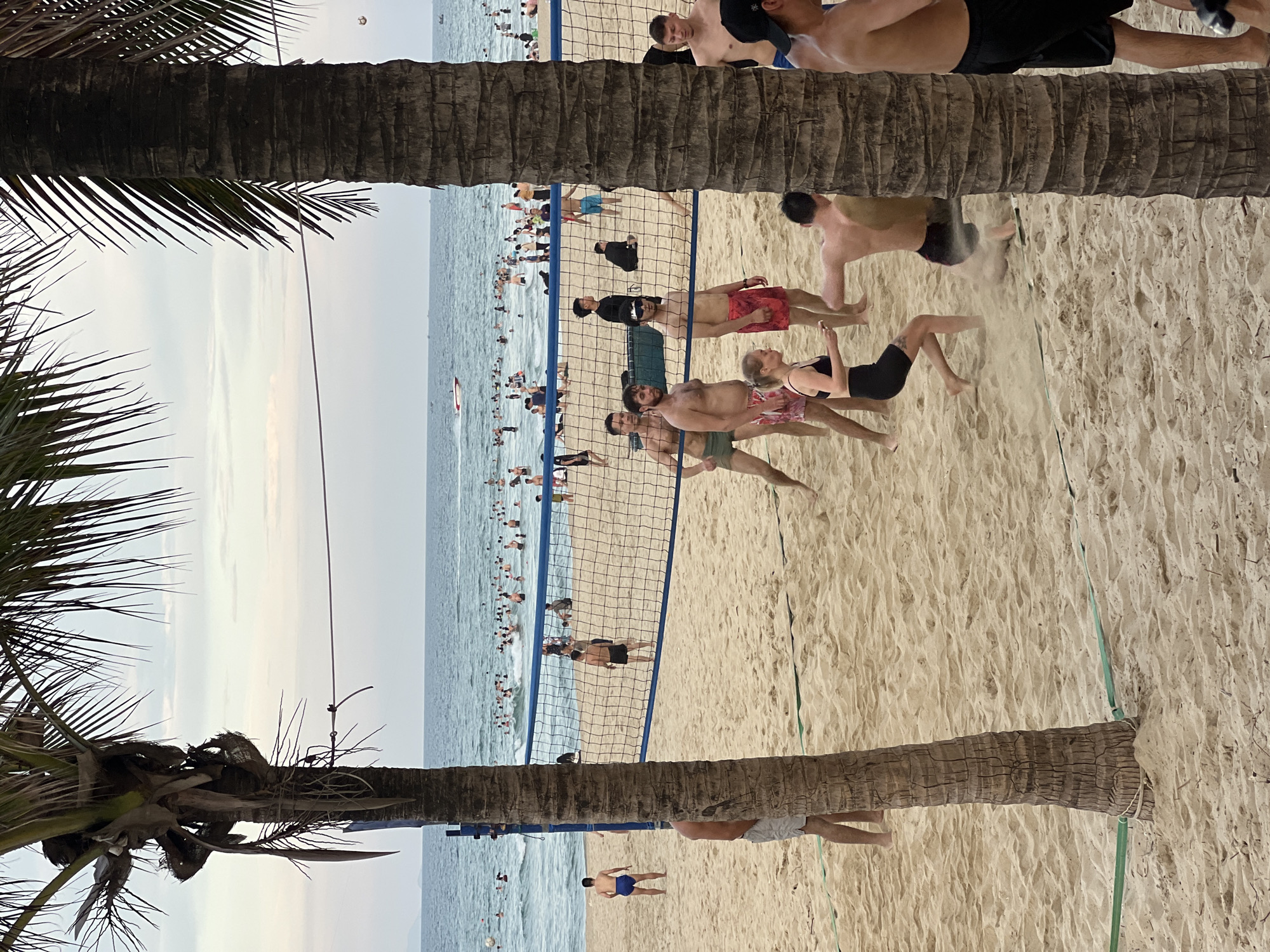 Vietnamese coastal city captures ordinary beach and street life