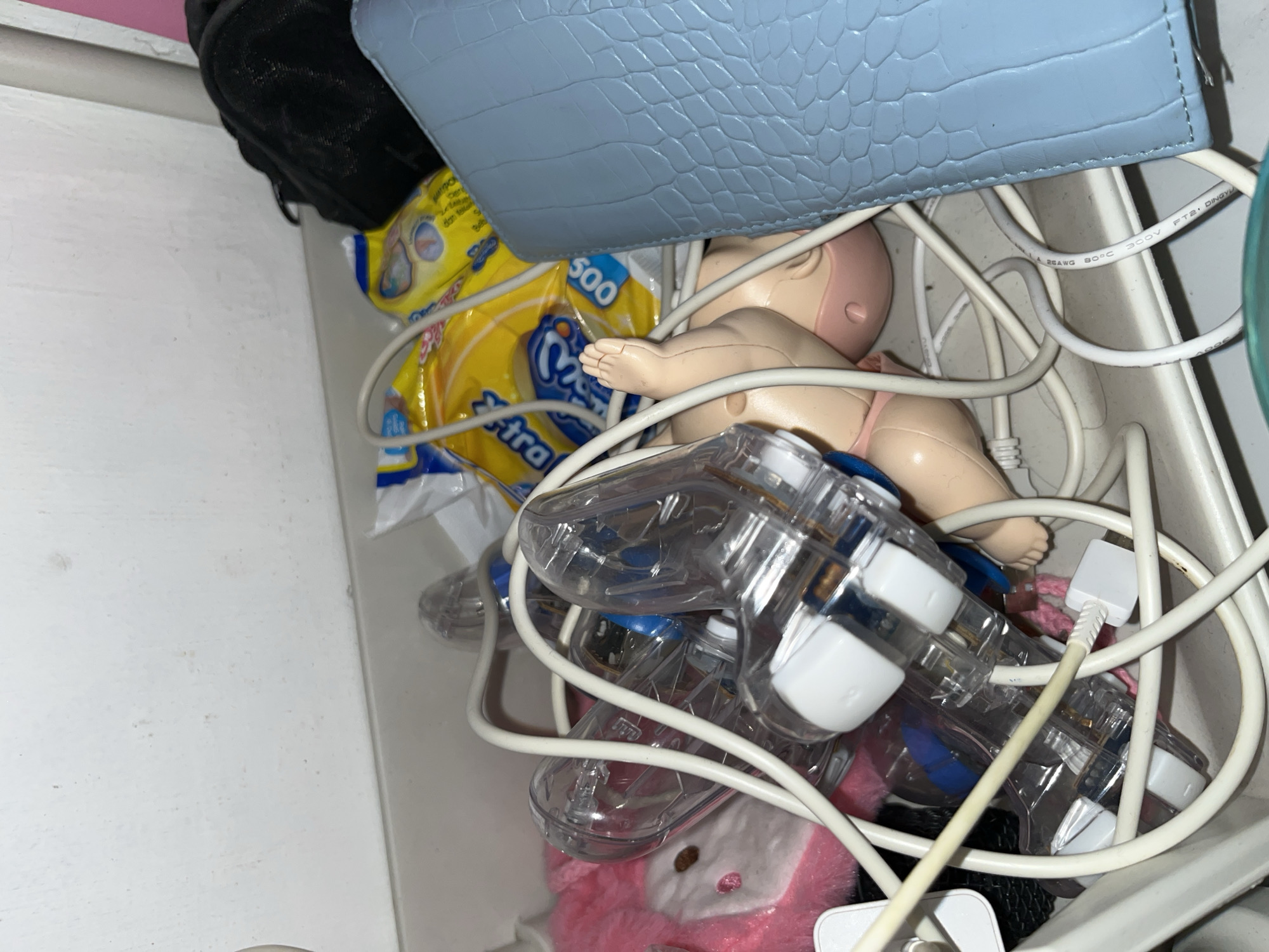 Household items documented in Indonesian home over five minutes