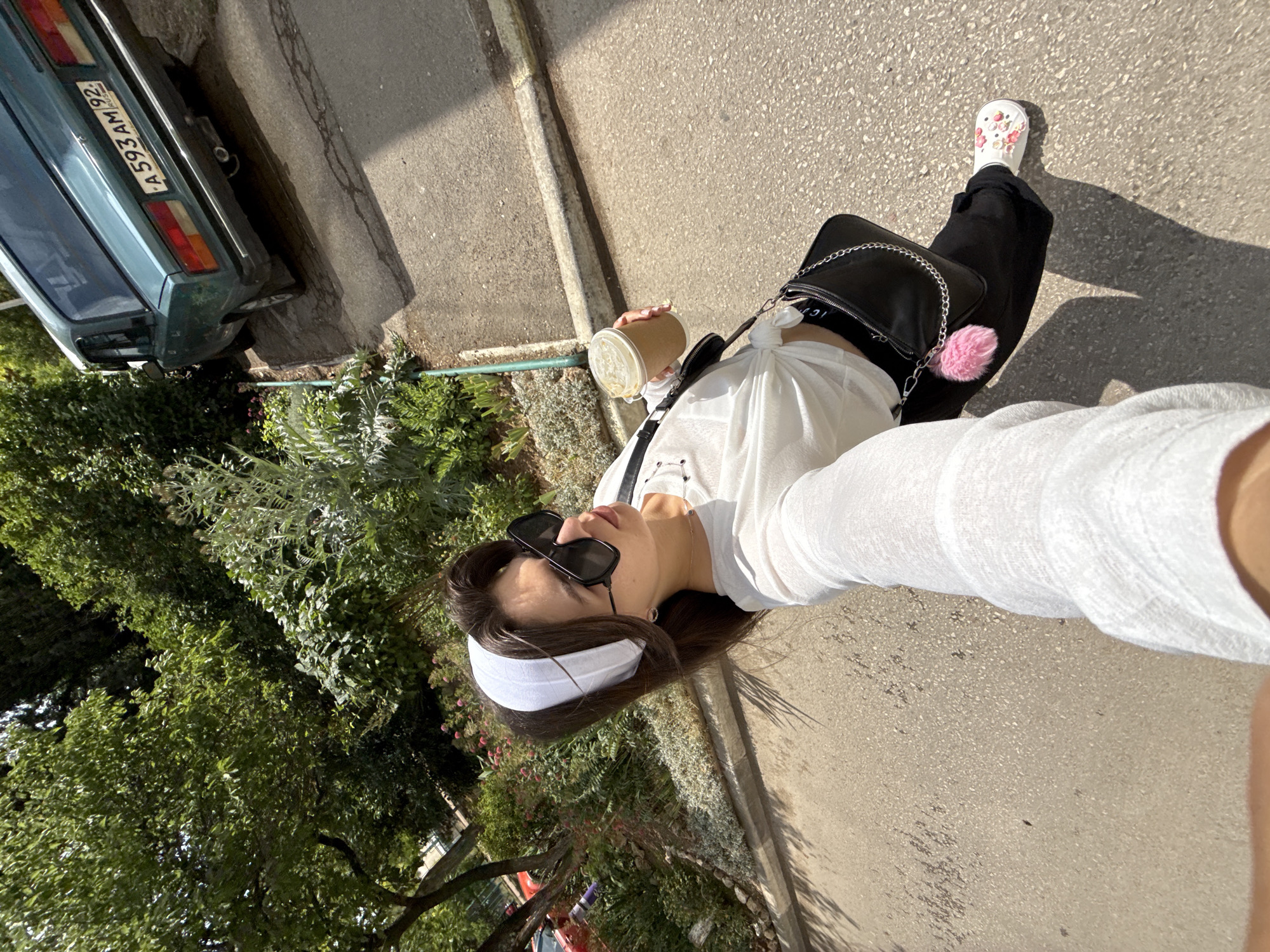 Casual daytime stroll: coffee, selfies, park scenes