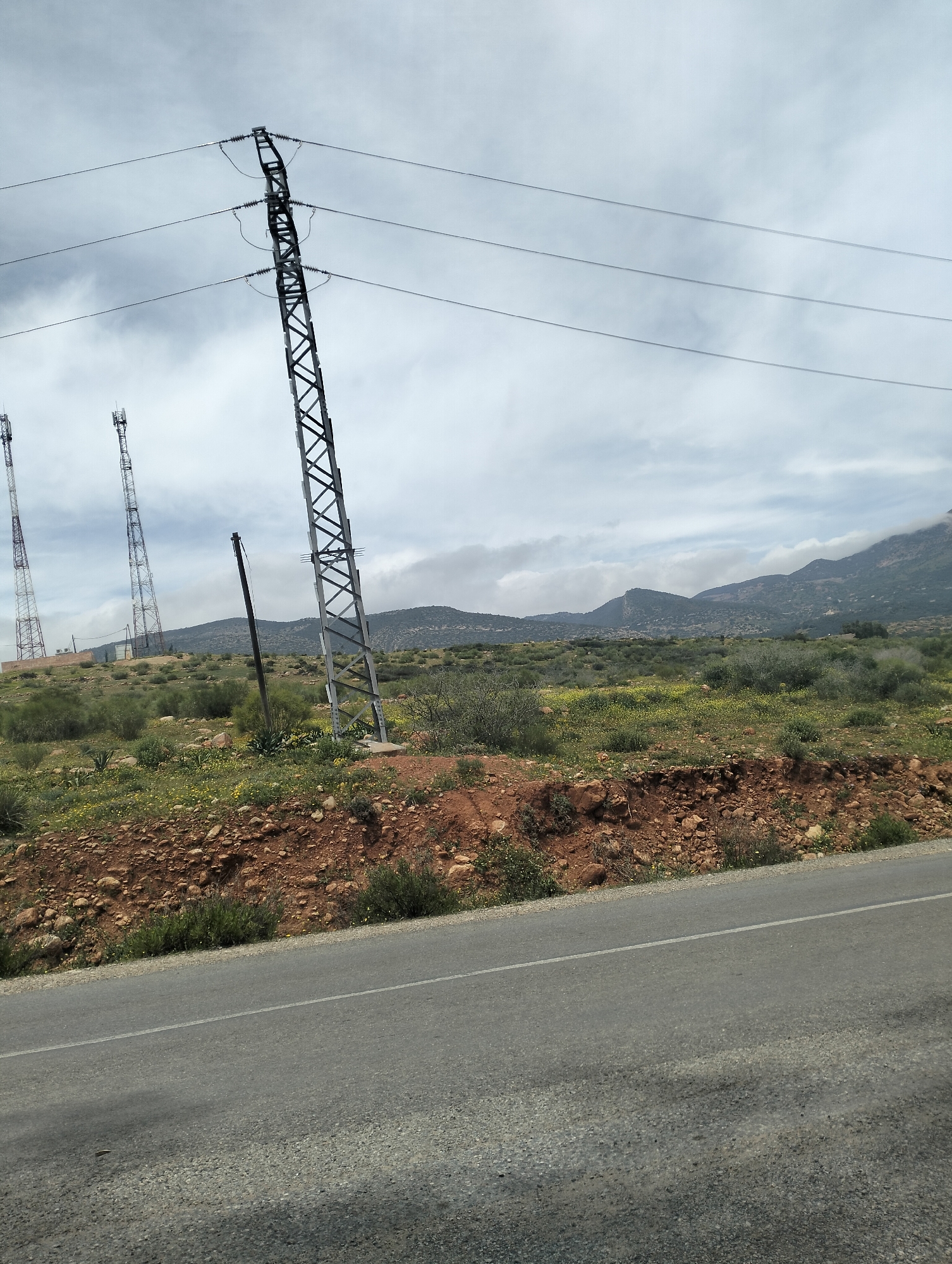 Rural roadside scenery documented in Ouaouizert, Morocco
