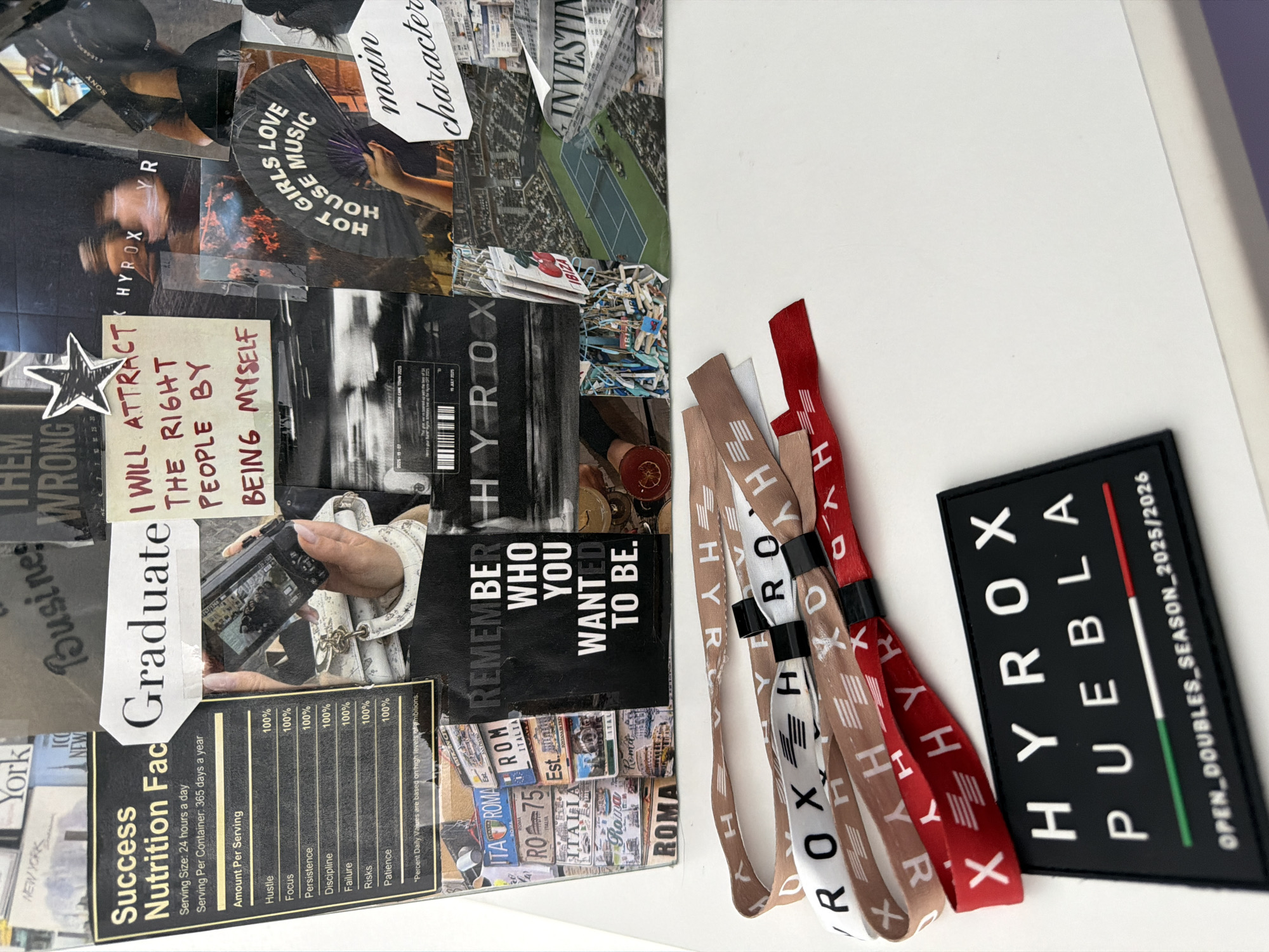 Motivational materials and street scenes documented in Puebla
