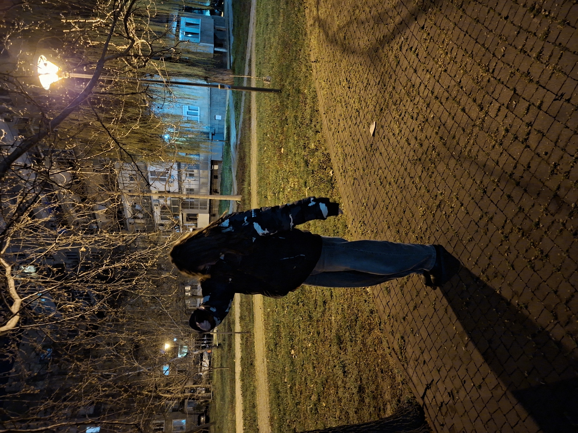 Nighttime pedestrian observed in Pazardzhik residential park area
