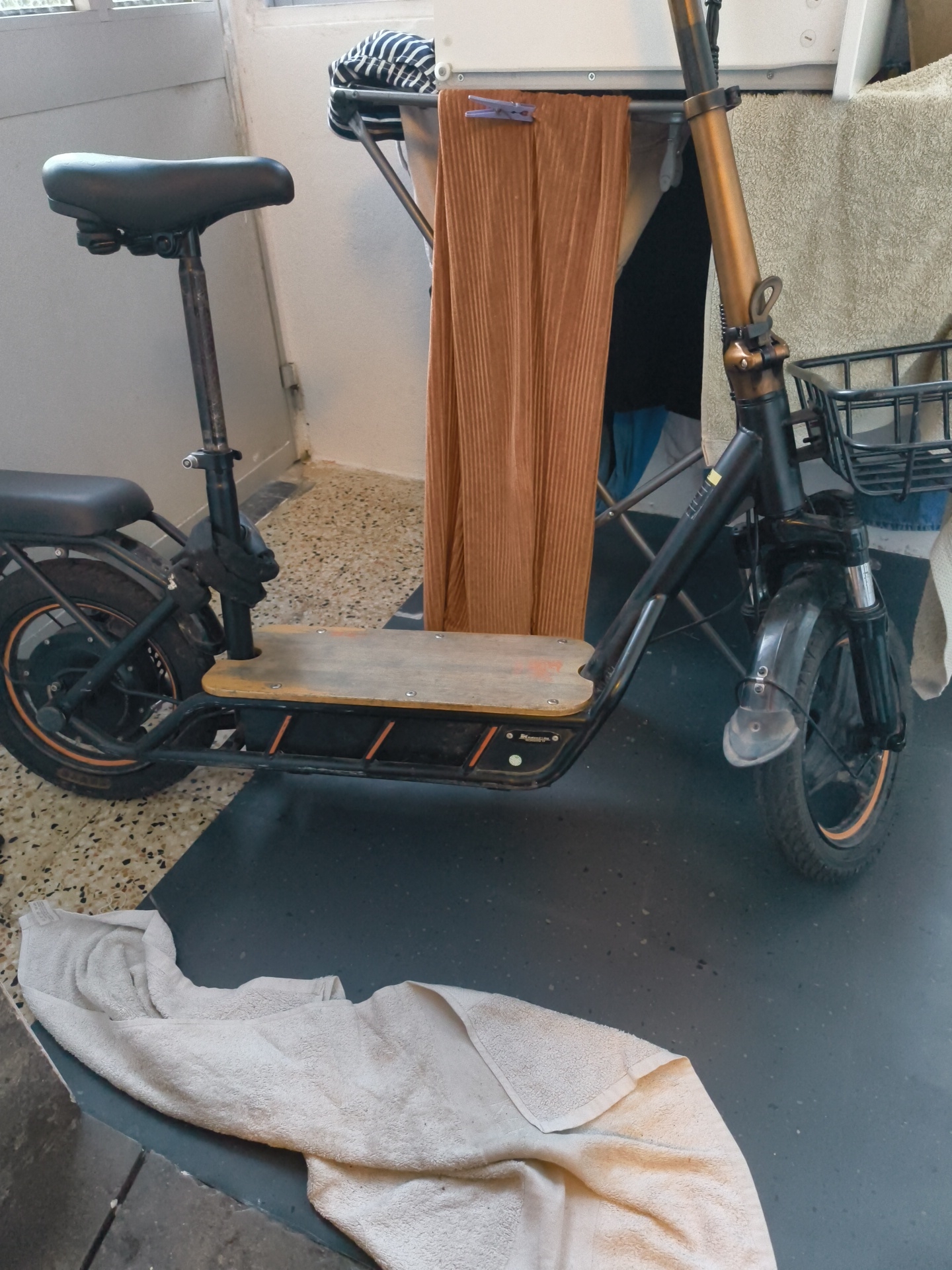 Balcony scooter and a Rolex box full of coins, Oeiras