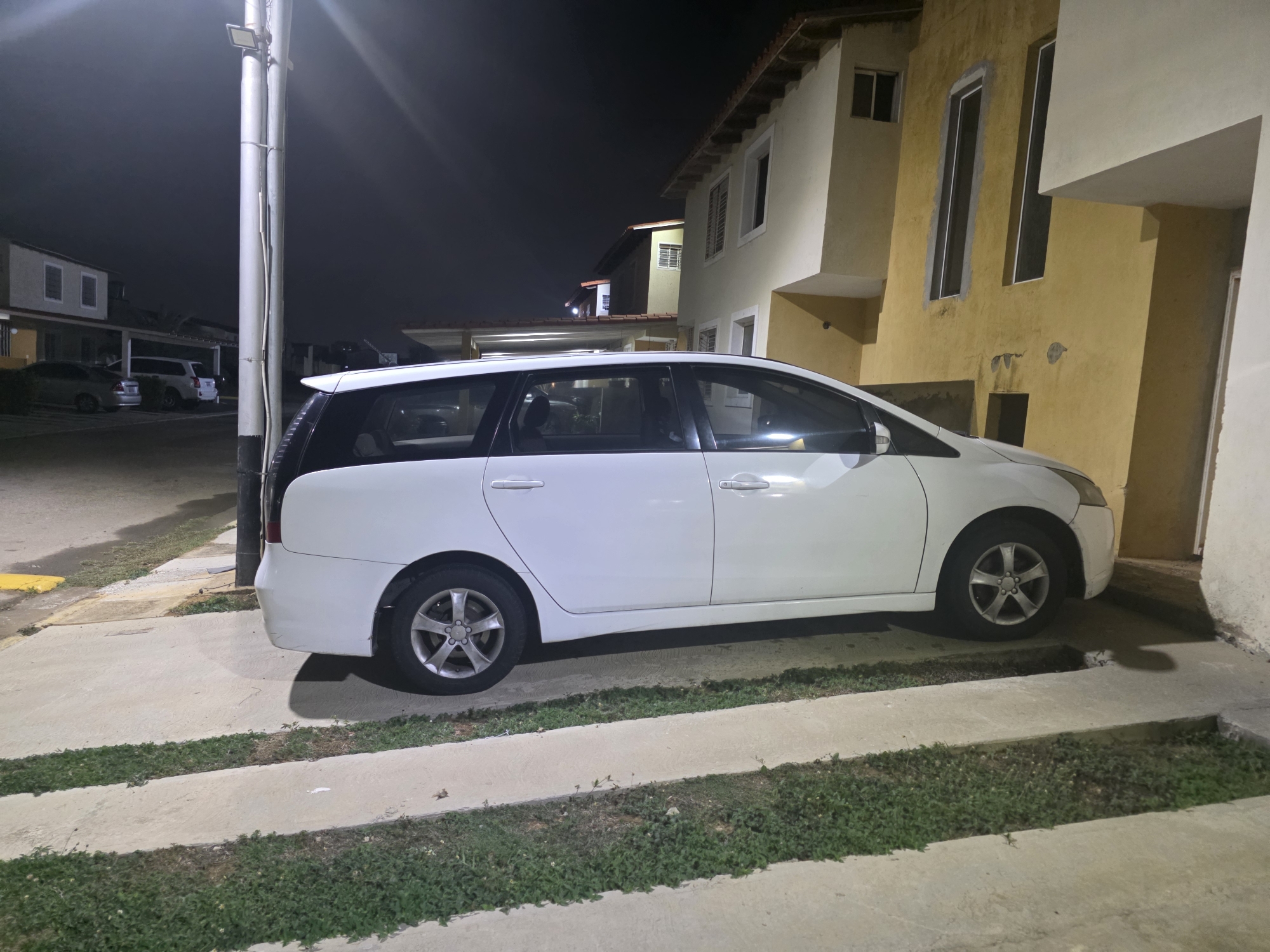 Venezuelan residential areas documented in early morning photo survey