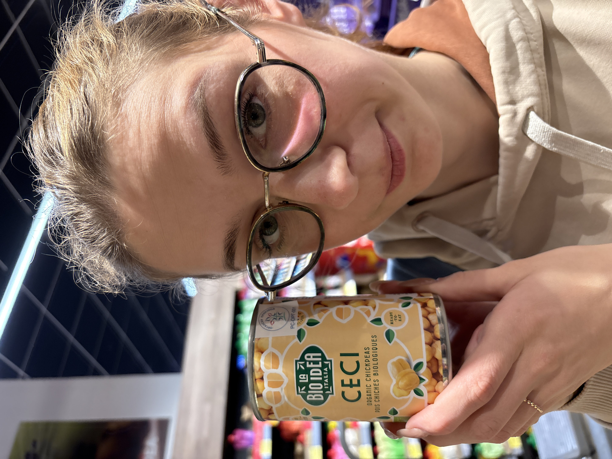 Woman shops for organic chickpeas, children's books in Kragujevac