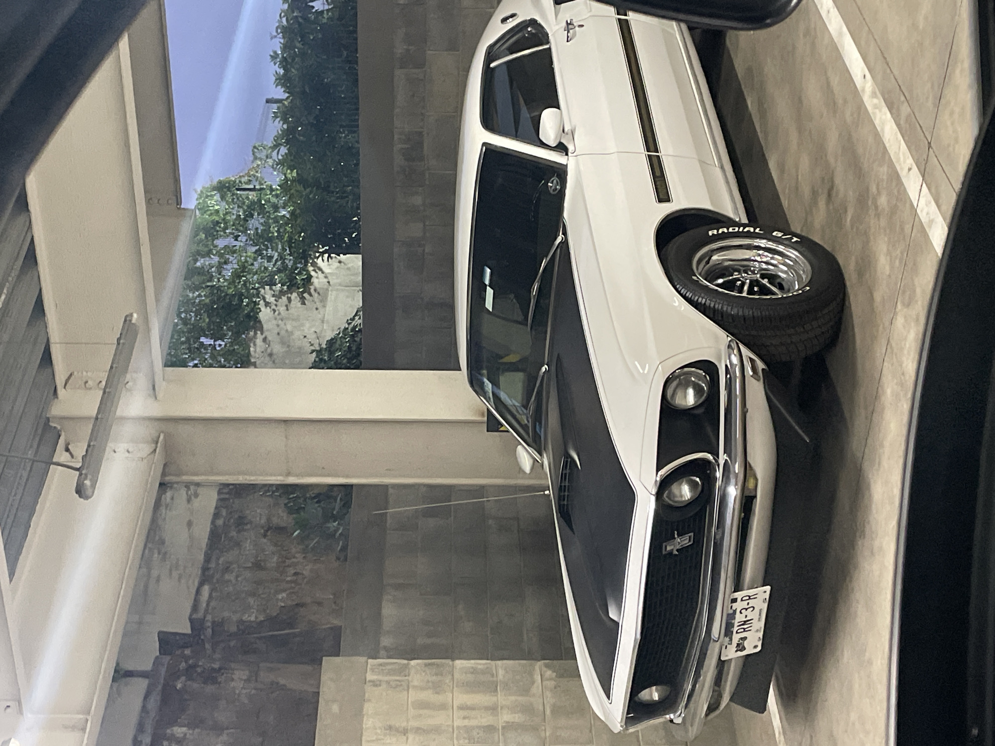 Vintage Mustang Mach 1 spotted in Mexican garage