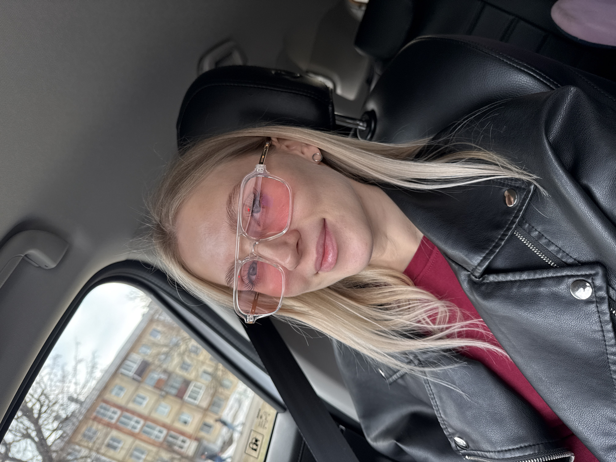 Woman in leather jacket spotted in car, Izhevsk