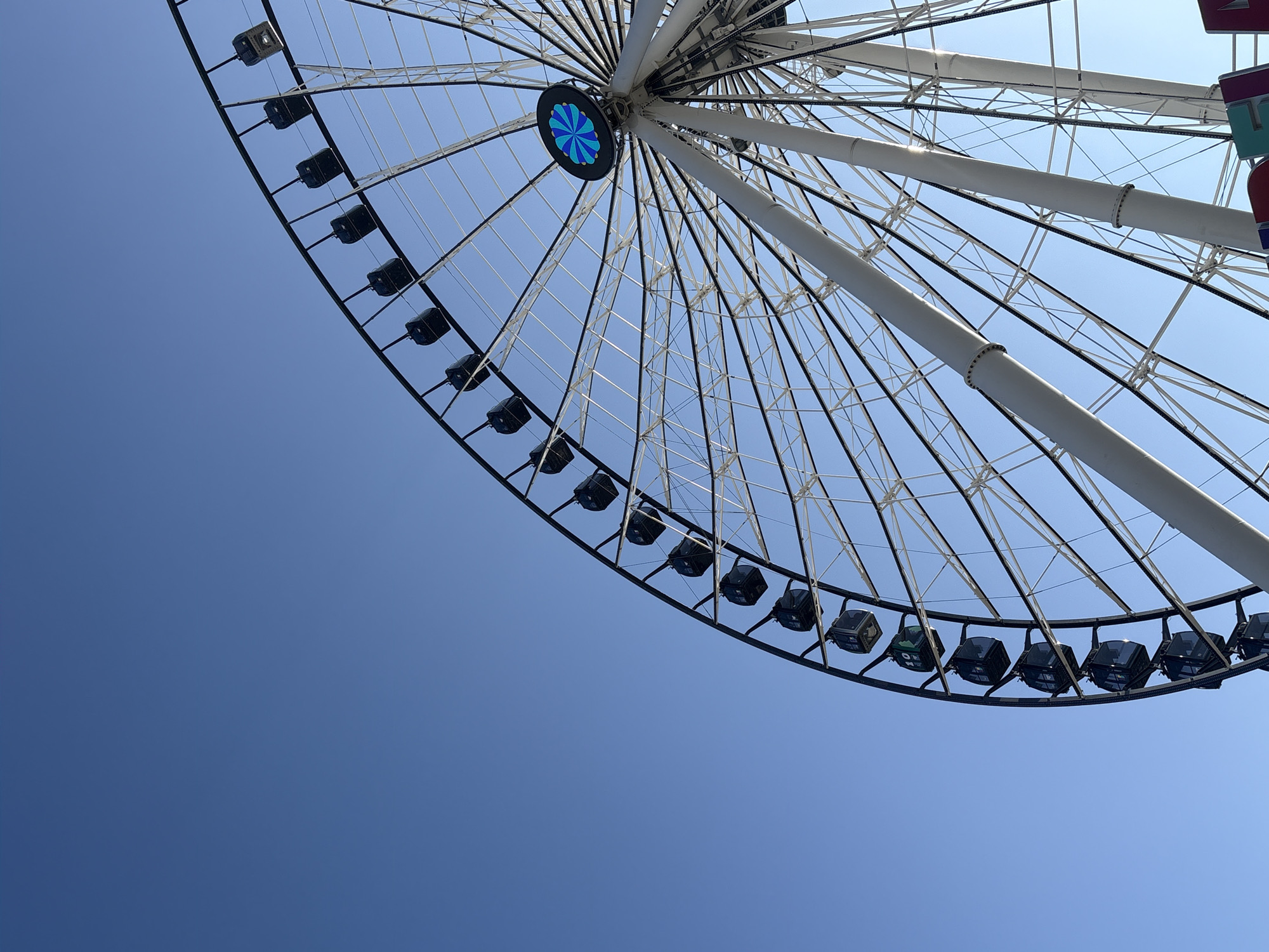 Running event held near Ferris wheel in Puebla, Mexico