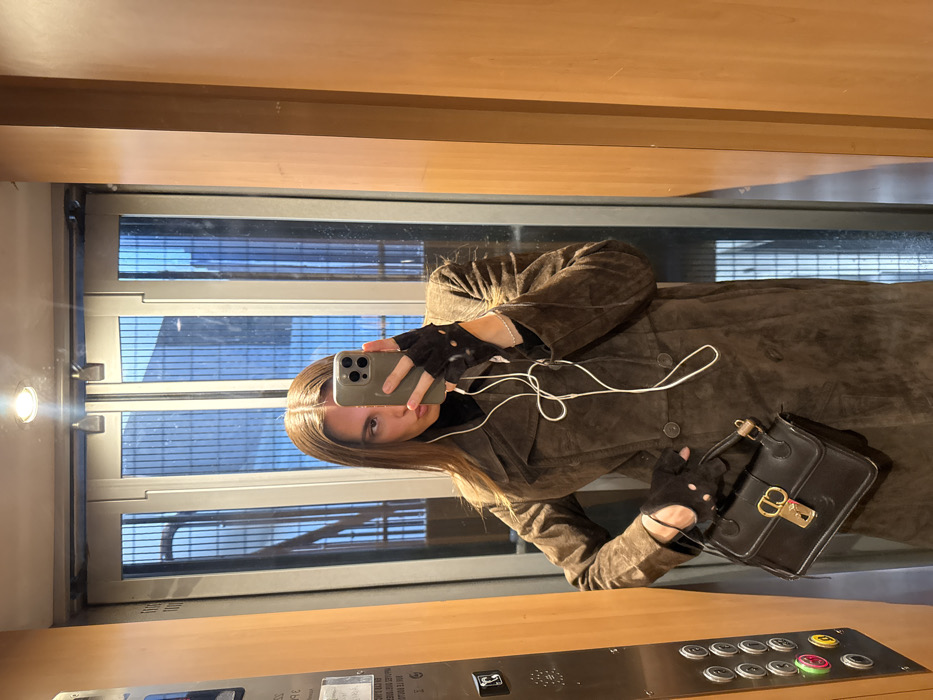 Person documents brief Paris outing with selfies and cityscapes