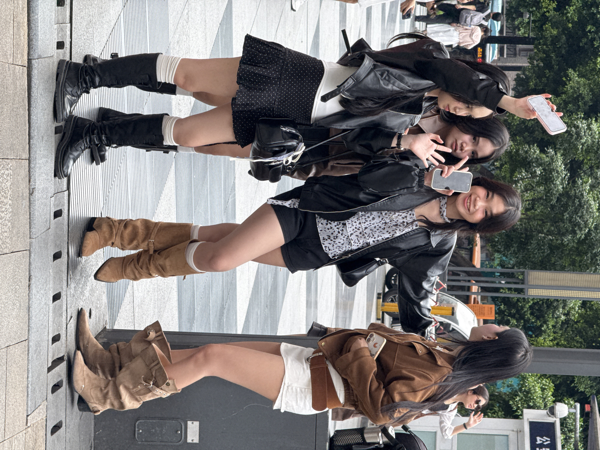 Morning street life captured across Yuzhong District sidewalks
