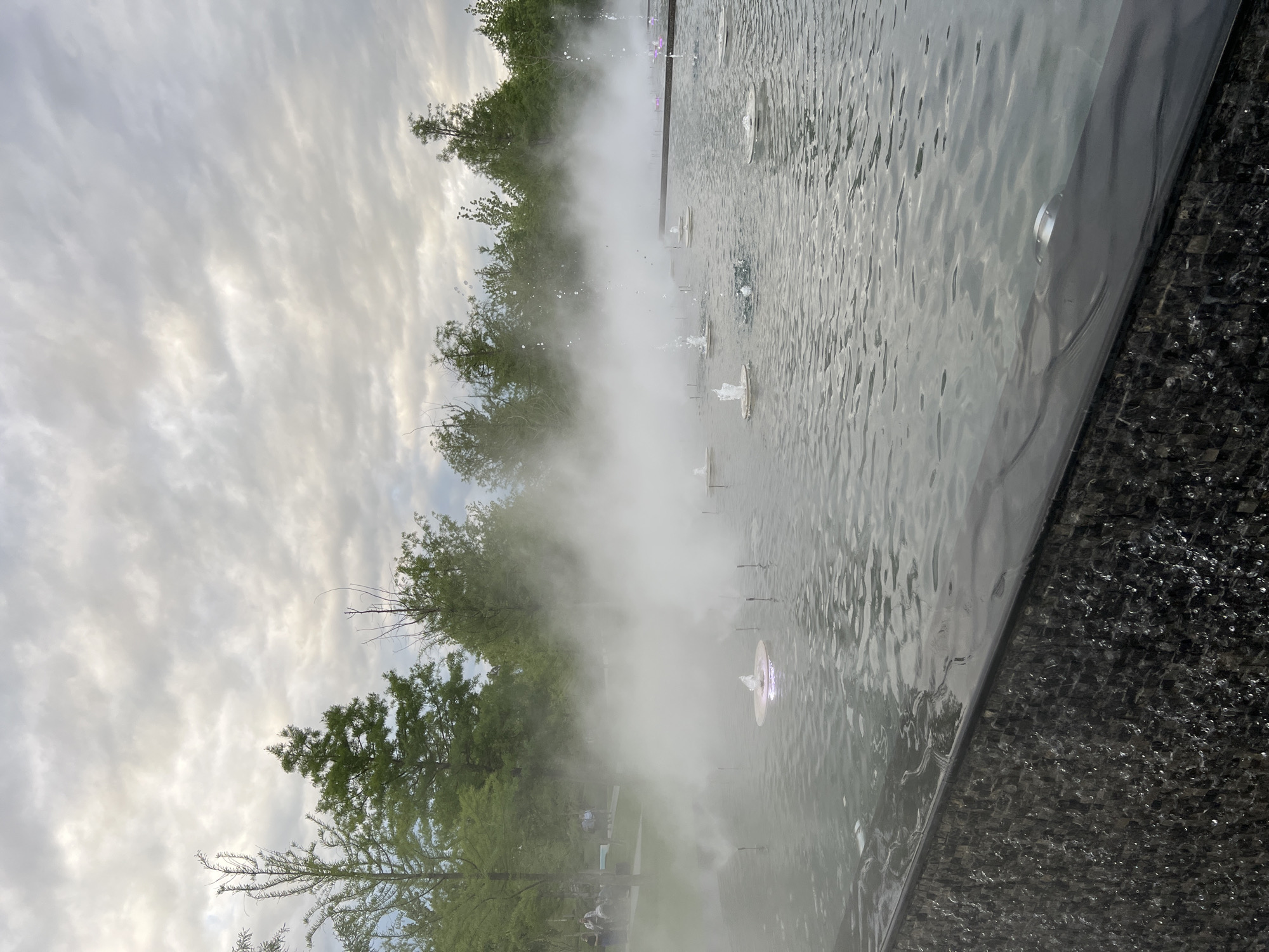 Misty fountain display draws visitors to Krasnodar park
