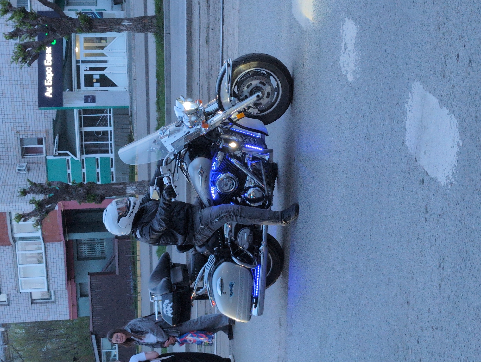 Motorcyclist with LED lights observed on Izhevsk street