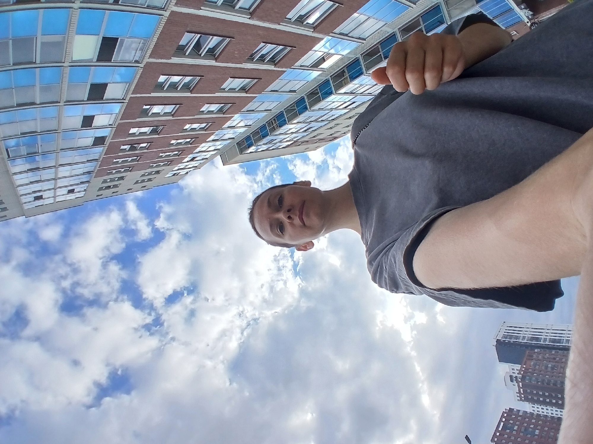 Quick stop in a Yekaterinburg neighborhood, scooters and apartments