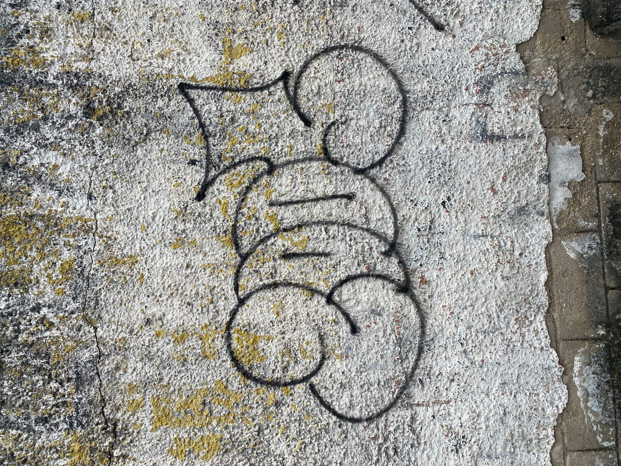 Street graffiti spotted on walls, utility boxes in Valencia