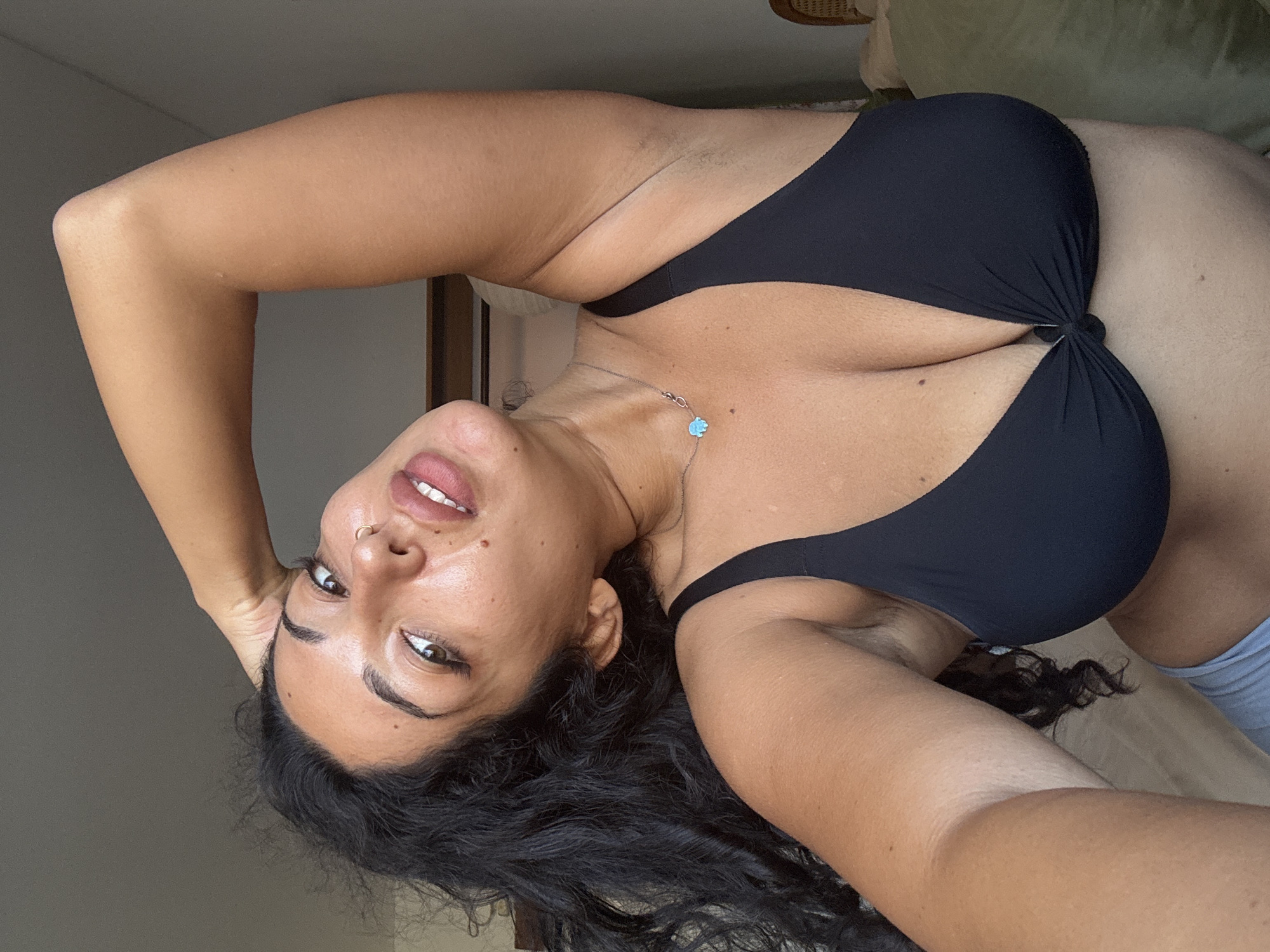 Mirror selfie and beach look shots in Kuta Selatan