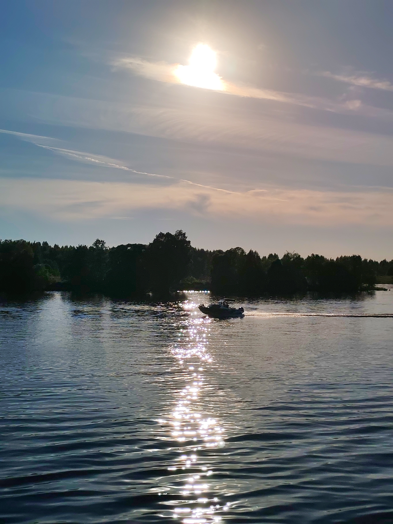 Recreational watercraft spotted on Russian waters near Golovino
