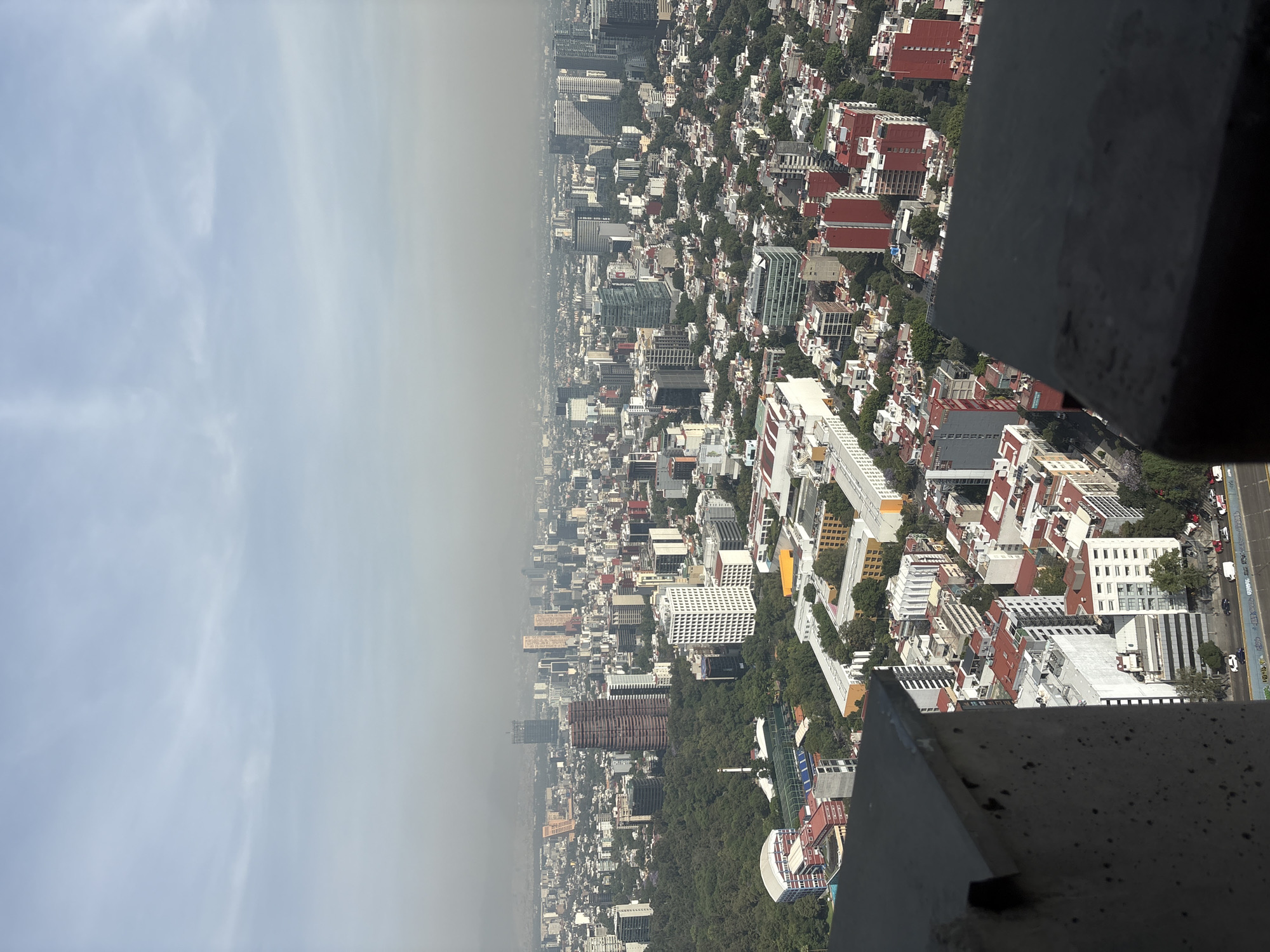 Urban scenes documented across Mexico City afternoon hours
