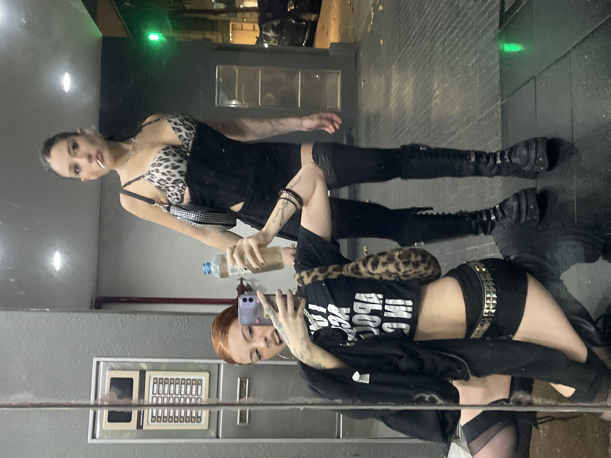 Women document night out with selfies, drinks, concert in Buenos Aires