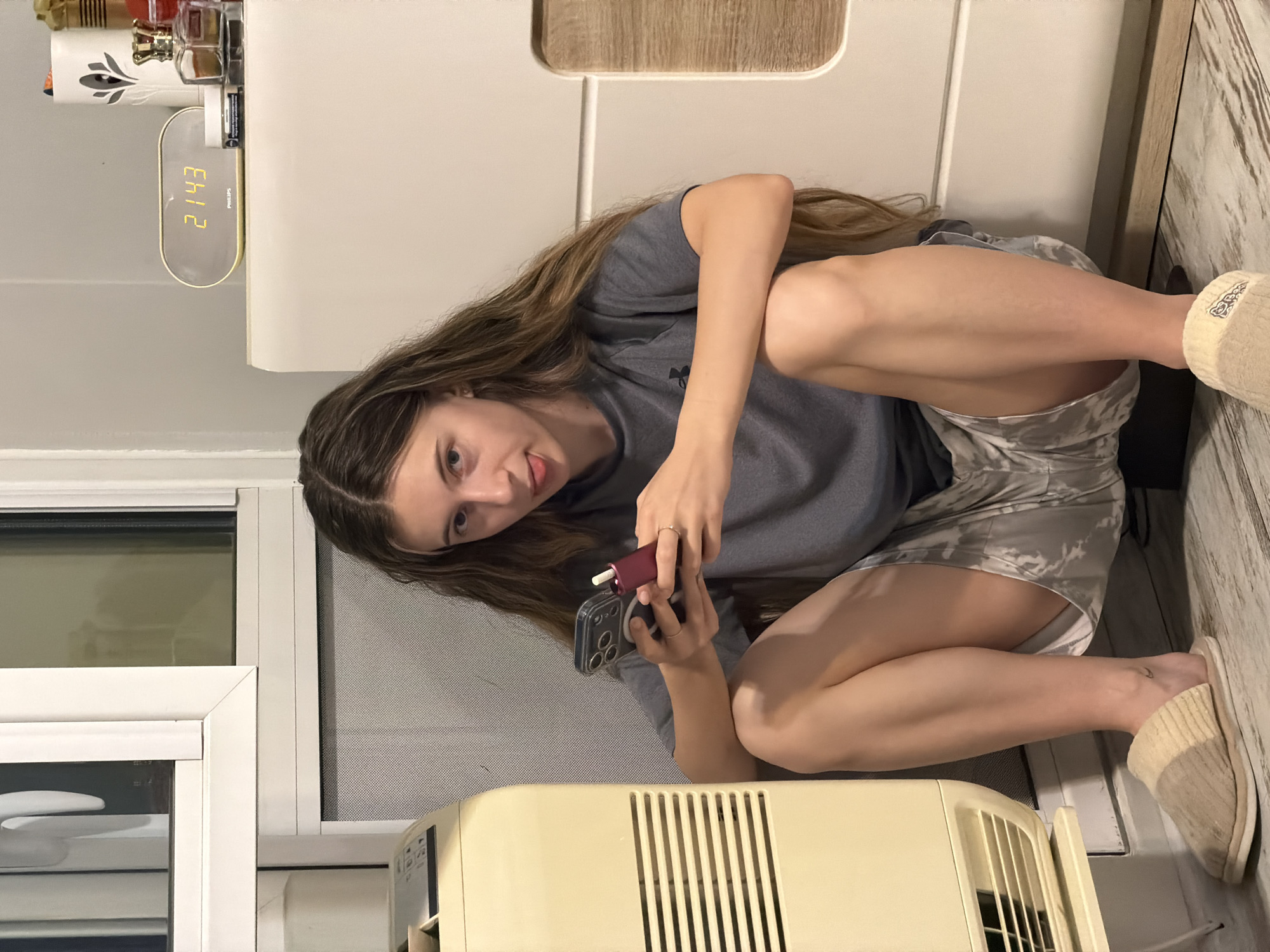 Woman observed vaping indoors near radiator in Plovdiv