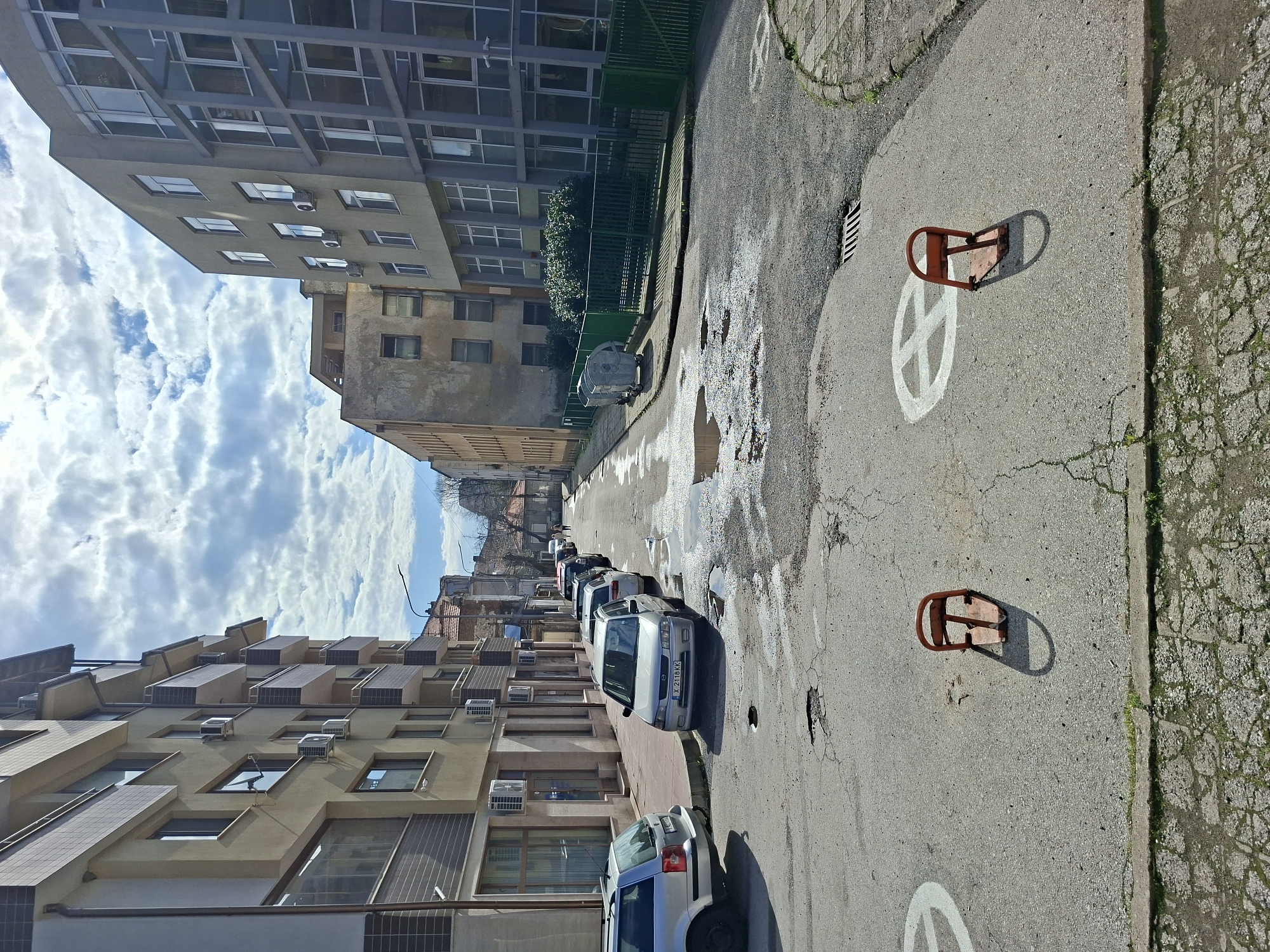 Morning basketball game and street scenes documented in Haskovo