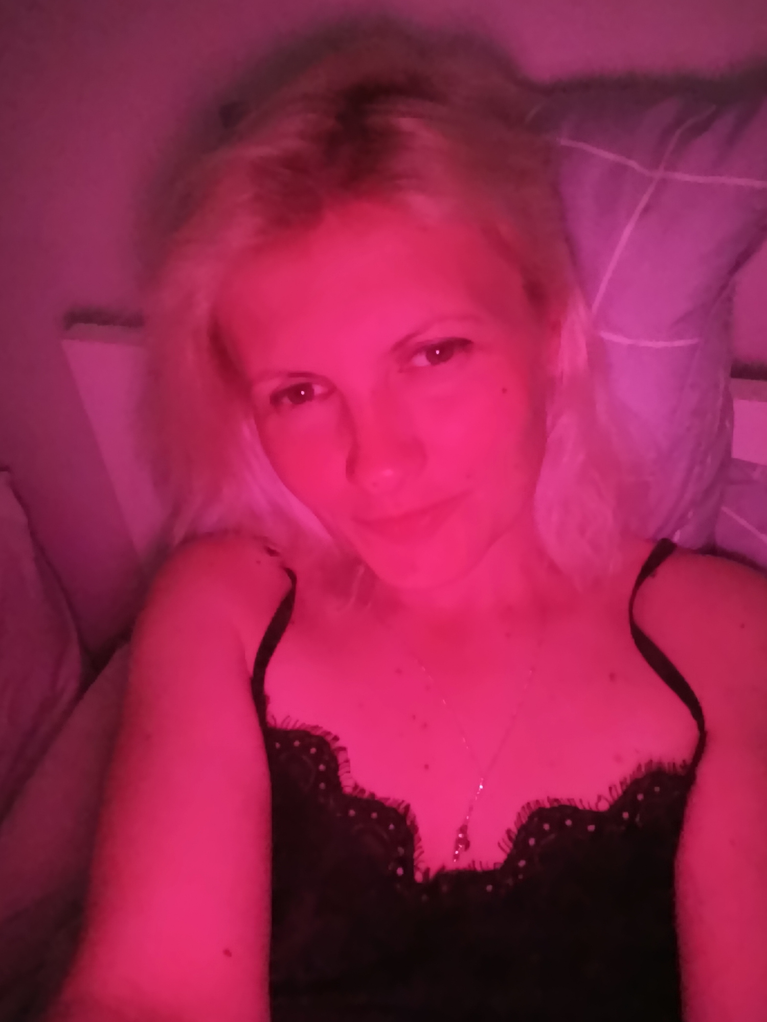 Portrait photos captured under colored lighting in Heusenstamm
