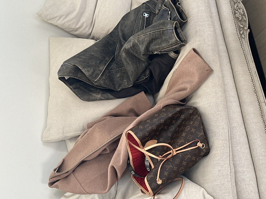 Afternoon Paris apartment views and personal belongings documented