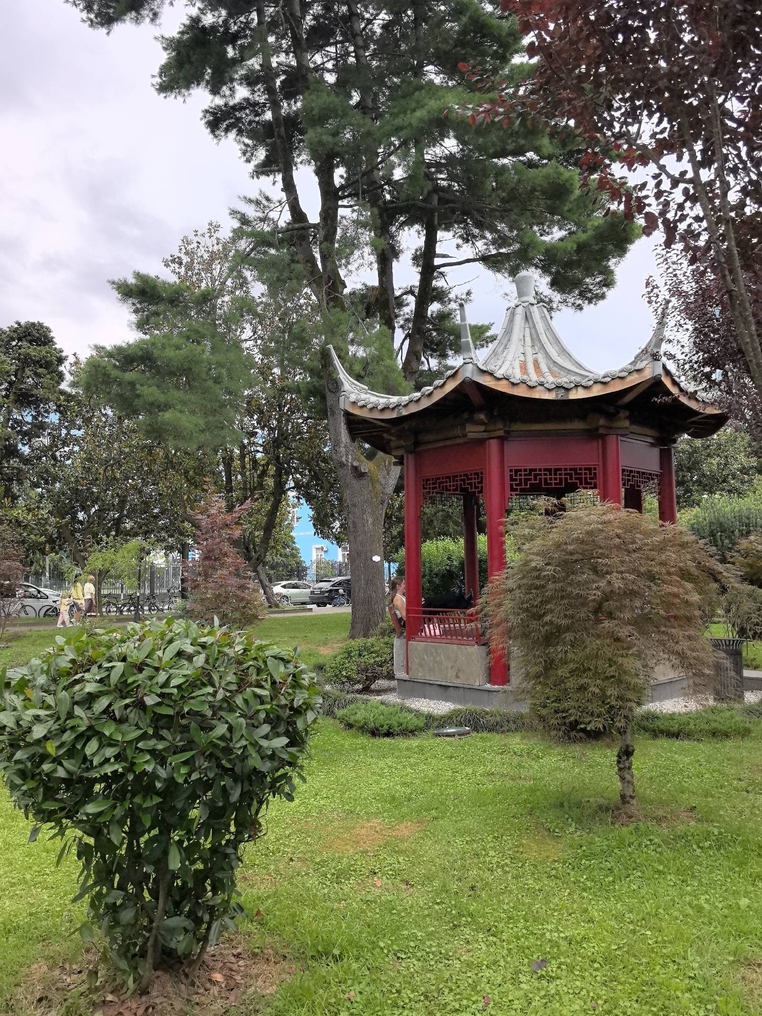 Afternoon stroll through an ornamental park with Japanese-style features