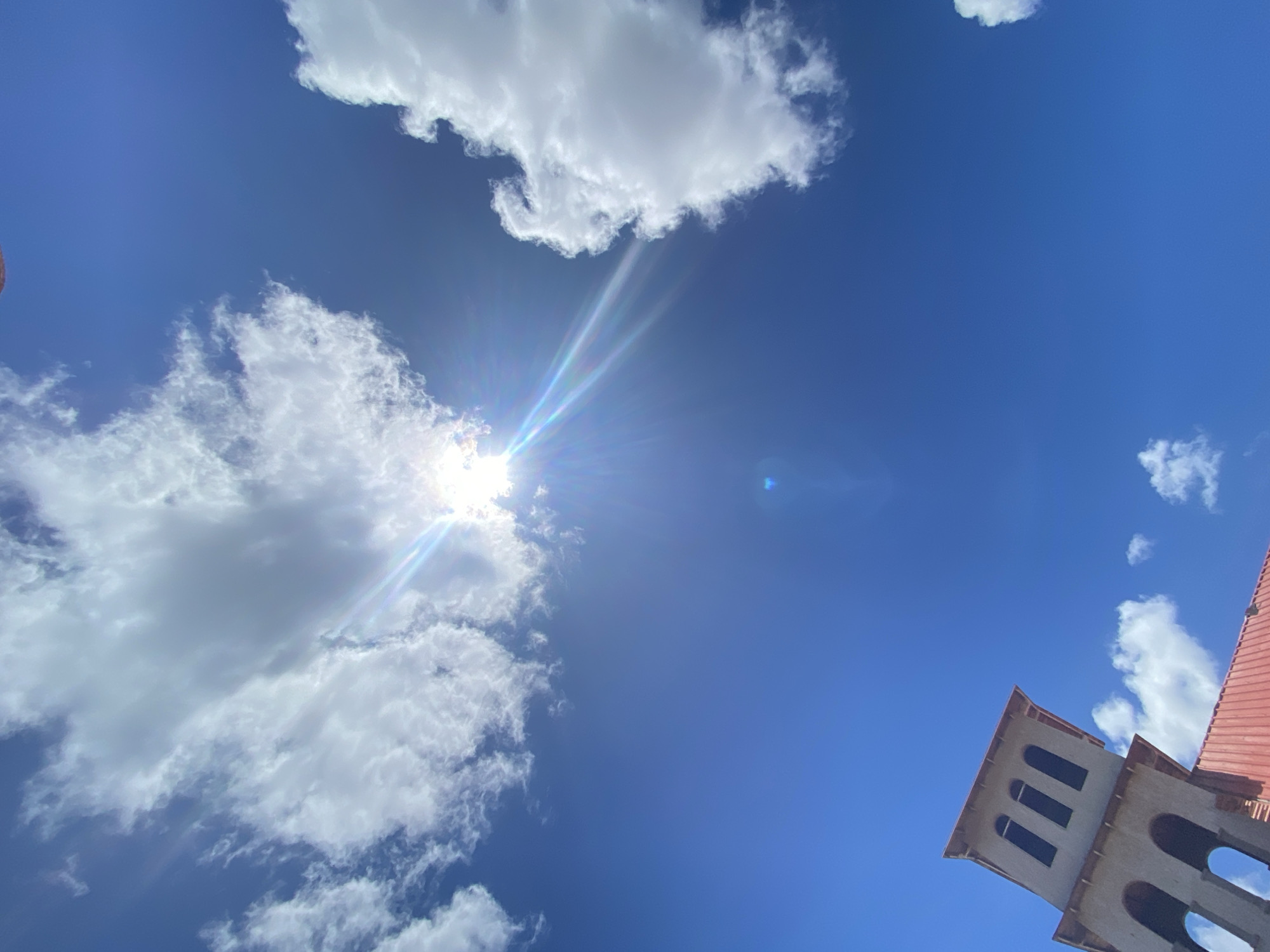 Clear sky with scattered clouds observed in Juan Griego
