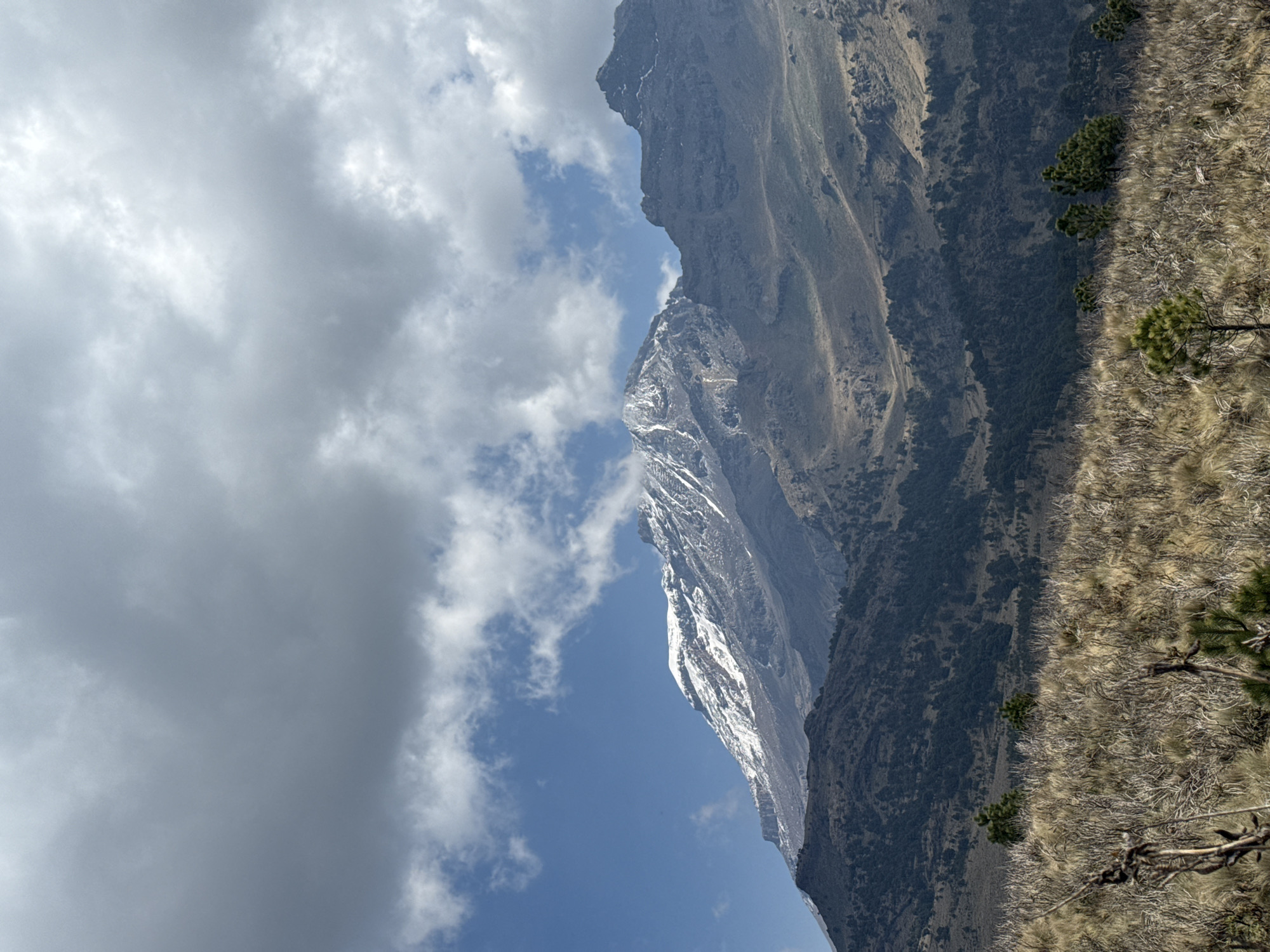 Mountain hikers document snowy peaks in Tlamacas, Mexico
