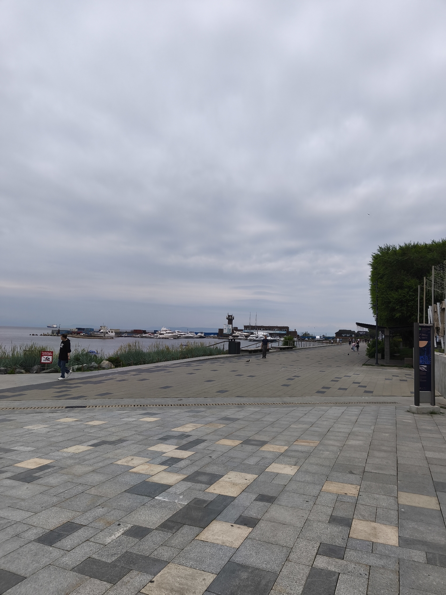 An afternoon stroll and cafe stop along Vladivostok's waterfront