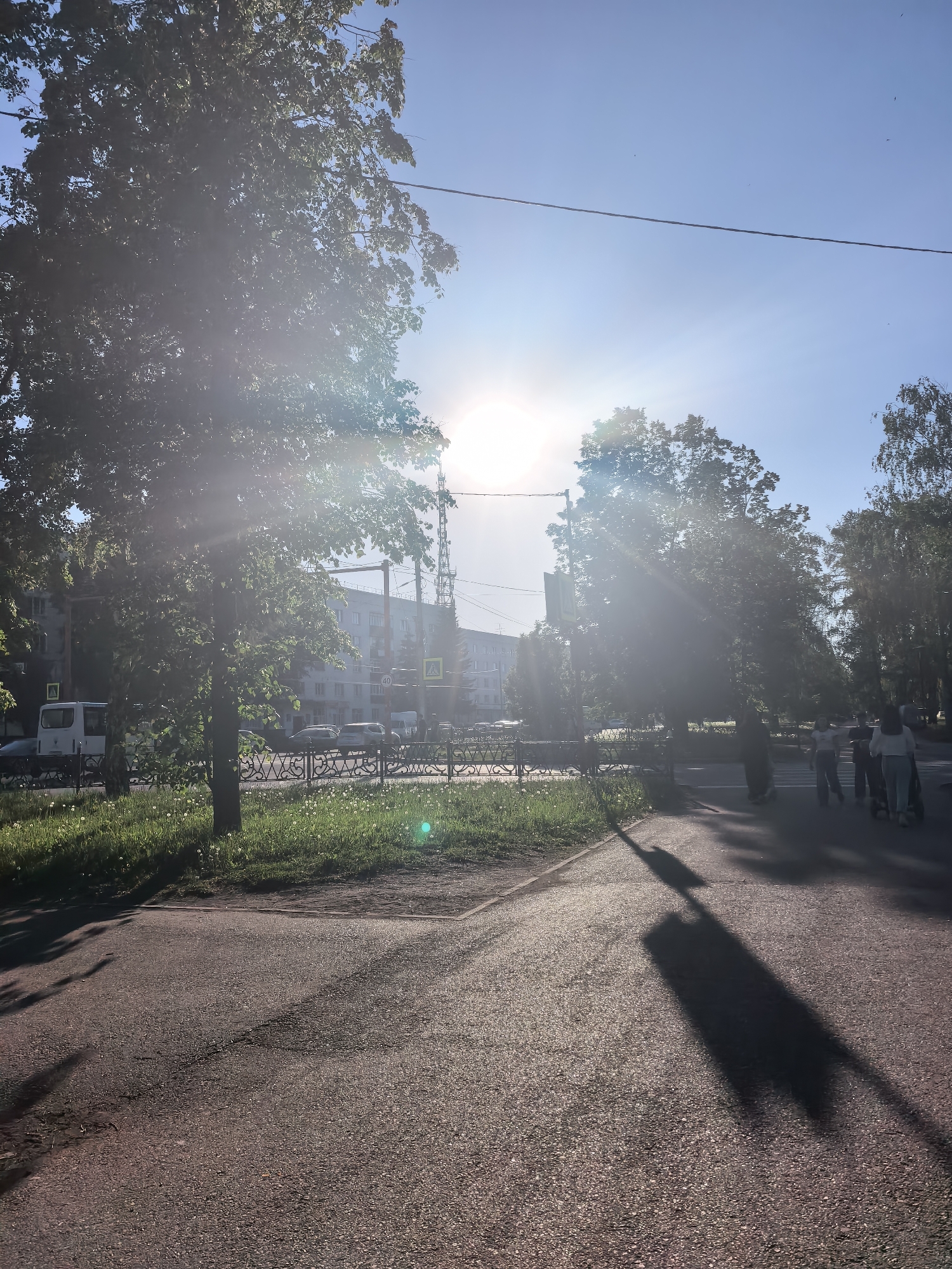 Ordinary afternoon park activity observed in Sterlitamak, Russia