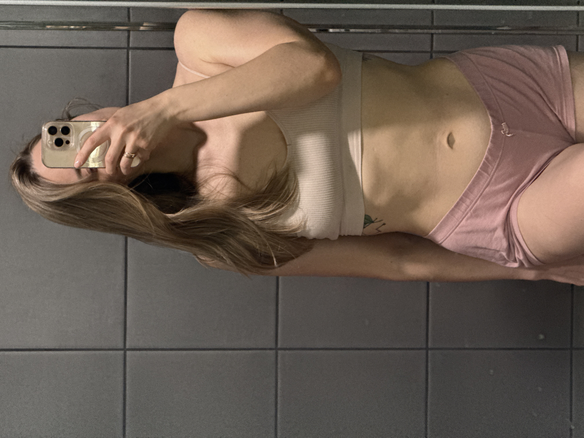 Woman documents workout routine and selfies in Chaikovsky, Russia