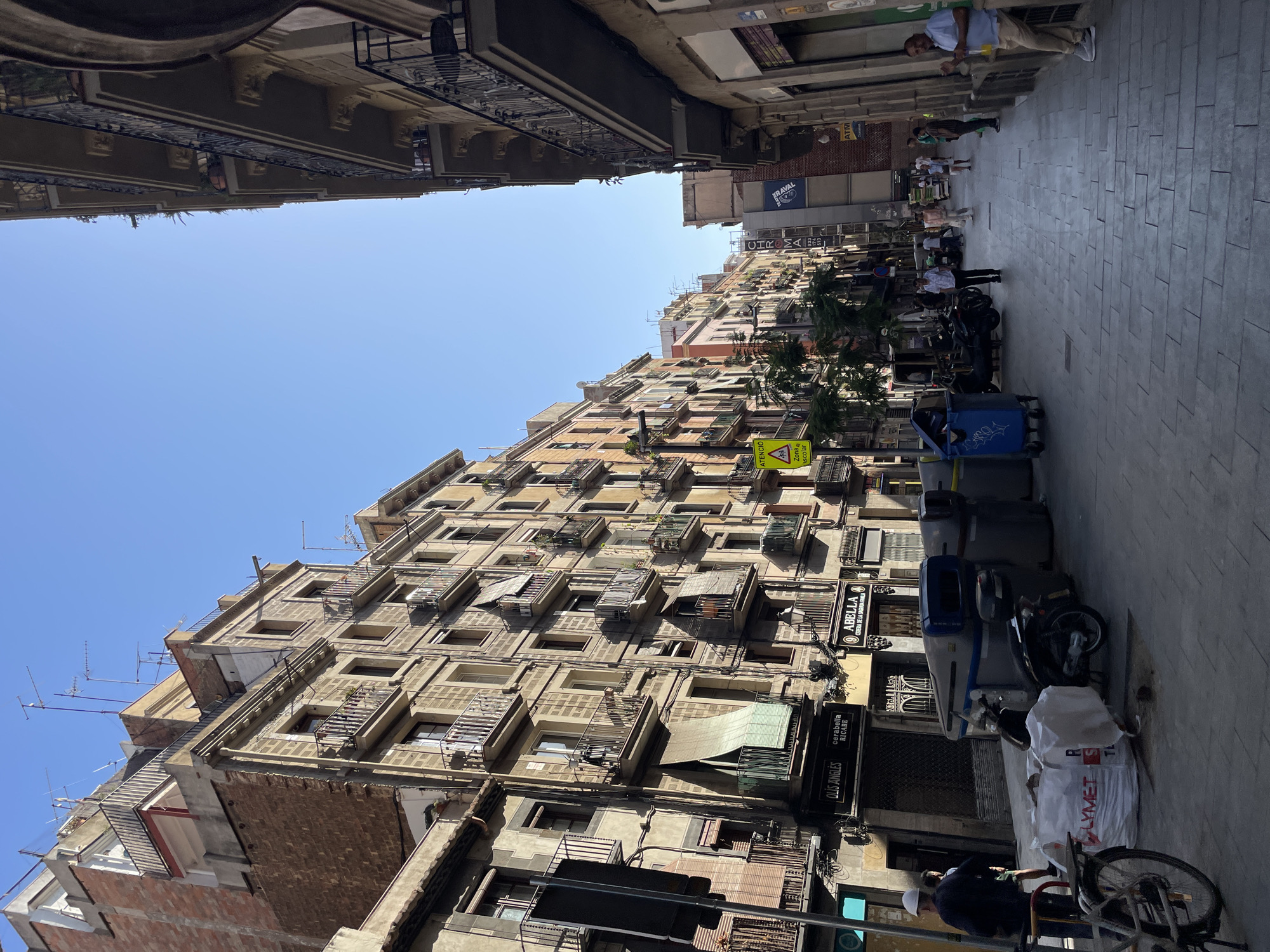 Afternoon street-level wander through central Barcelona