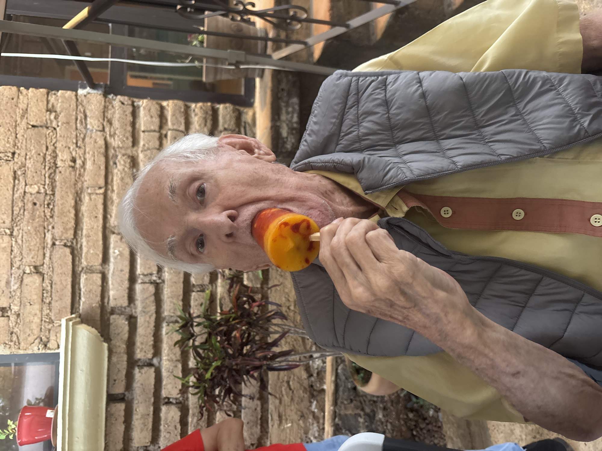 Elderly man enjoys popsicle, local food in Cuernavaca