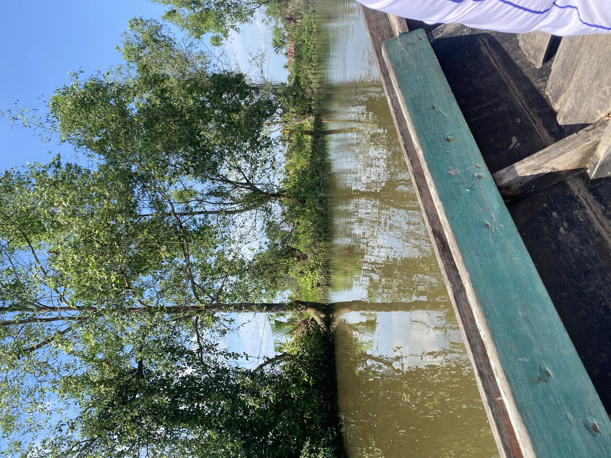 Exploring Banjarmasin's canals and stilt house waterways by boat